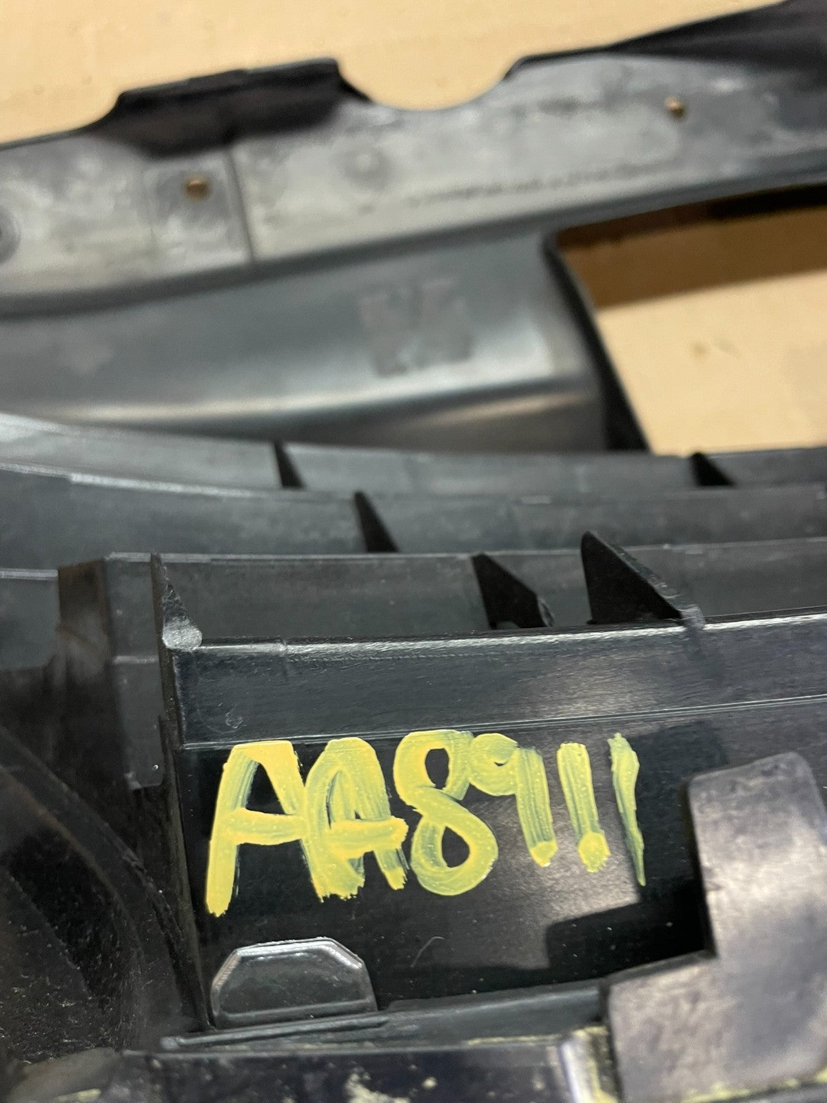 2015 to 2019 Nissan Versa Sedan Front Upper Grill Grille Oem AA891110