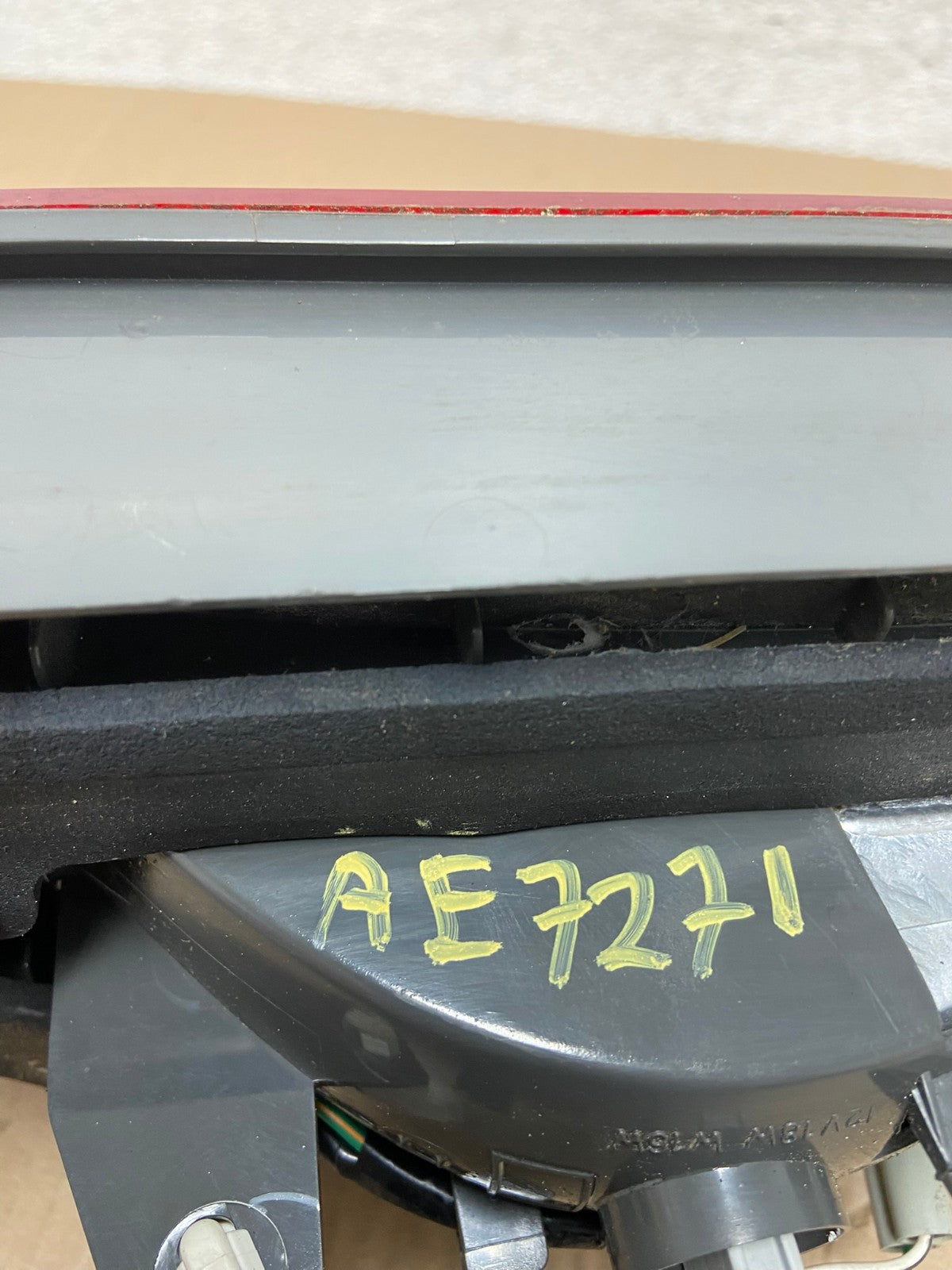 2000 2001 Lexus ES300 Inner Right Passenger RH Side Tail Light AE7271 LK5
