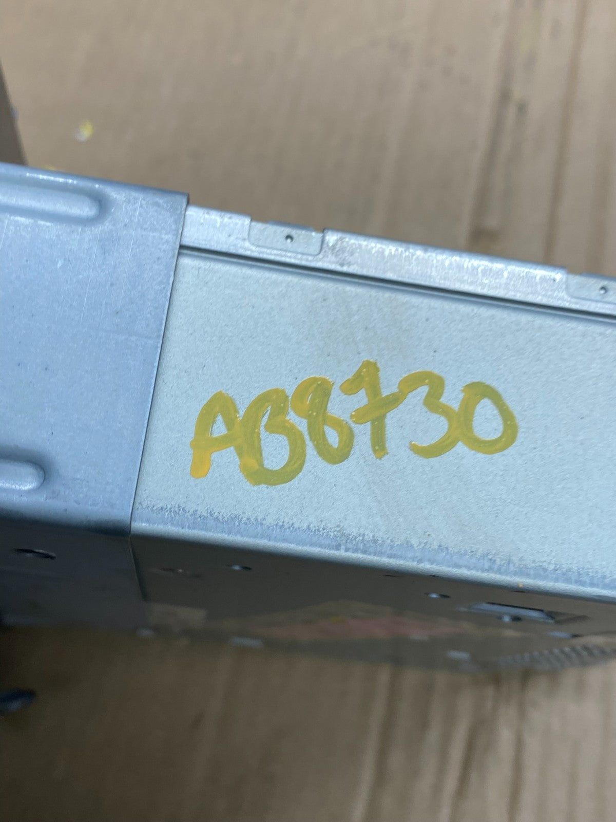 1998 to 2003 Jaguar XJ8 Vanden Plas Casette Radio AM/FM Tape Dash AB8730 DG6