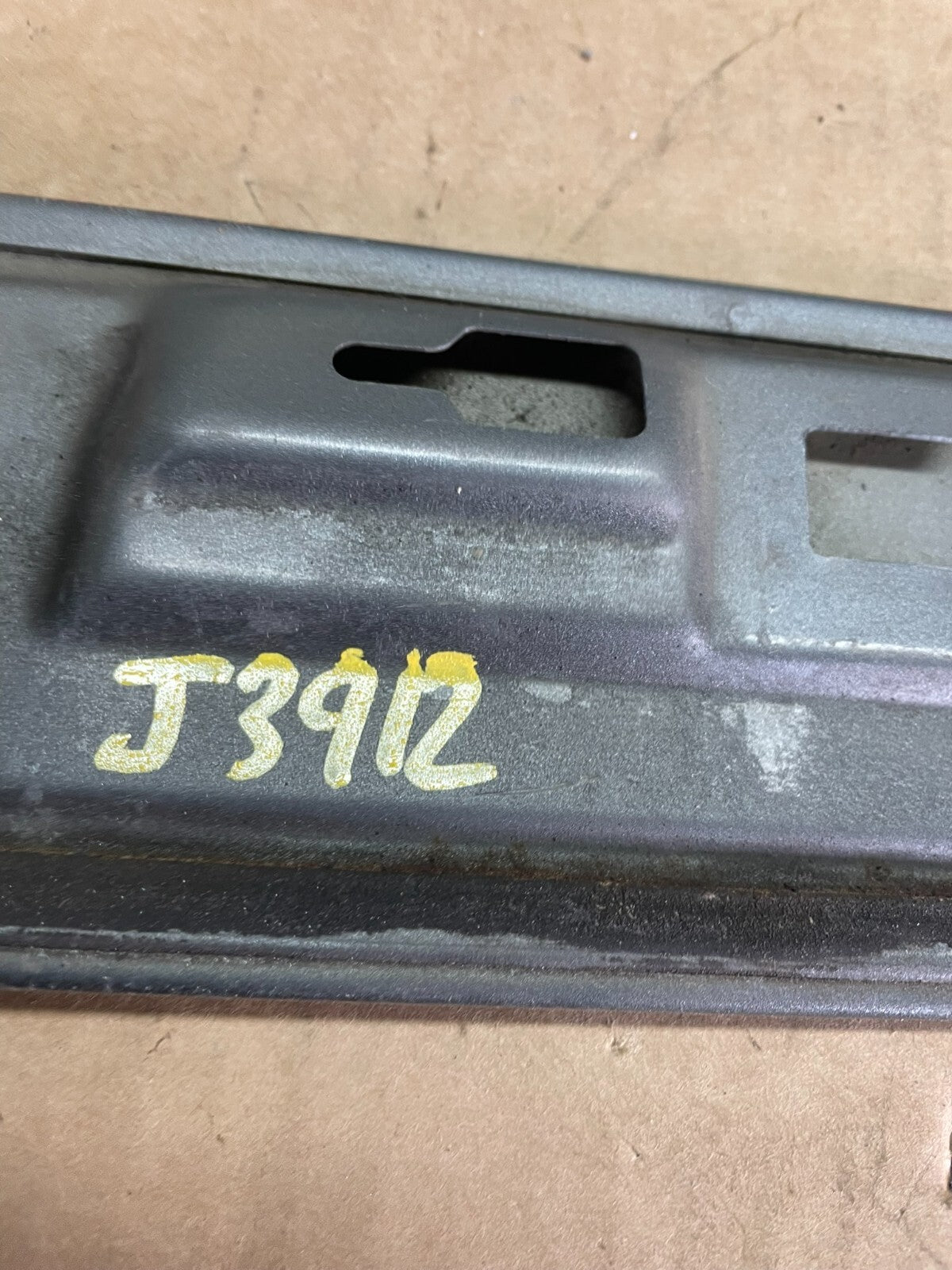 2005 to 2010 Honda Odyssey Right Side Rail Cover Quarter Trim Molding J3912 DG12