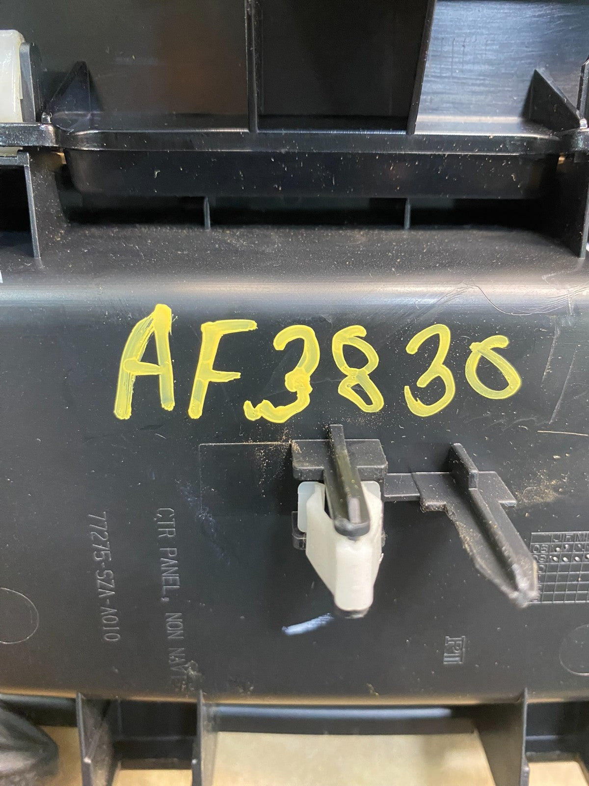 2009 to 2011 Honda Pilot Information Display Screen AF3830 DW5