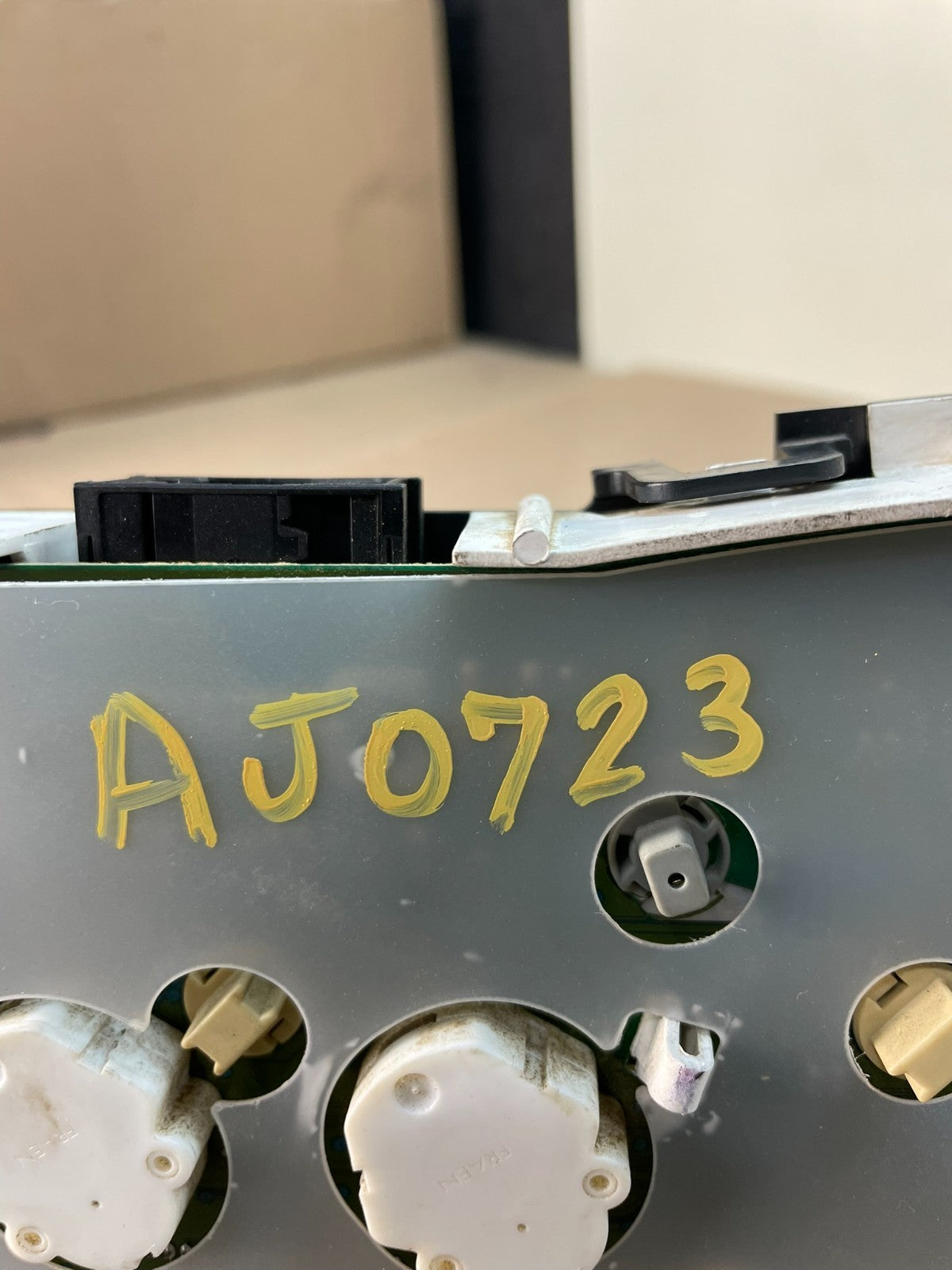 2004 to 2008 Ford E150 E250 Speedometer Cluster Gauge aj0723 DG9