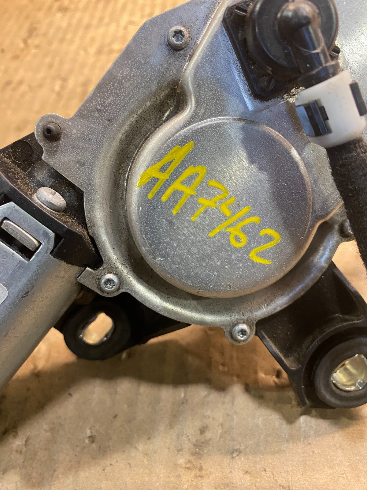 2007 to 2015 Audi Q7 Rear Windshield Washer Wiper Motor AA7462 DG6