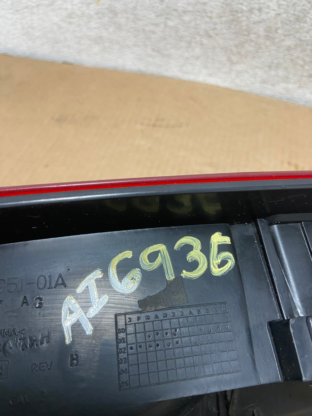2002 to 2006 Dodge Ram 1500 Left Driver side Tail Light AI6936 LK6