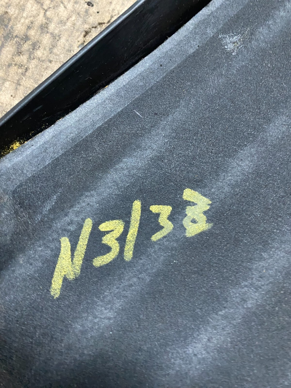 2002 to 2005 Hyundai Sonata 2.4L Engine Trim Cover N3133 PS9