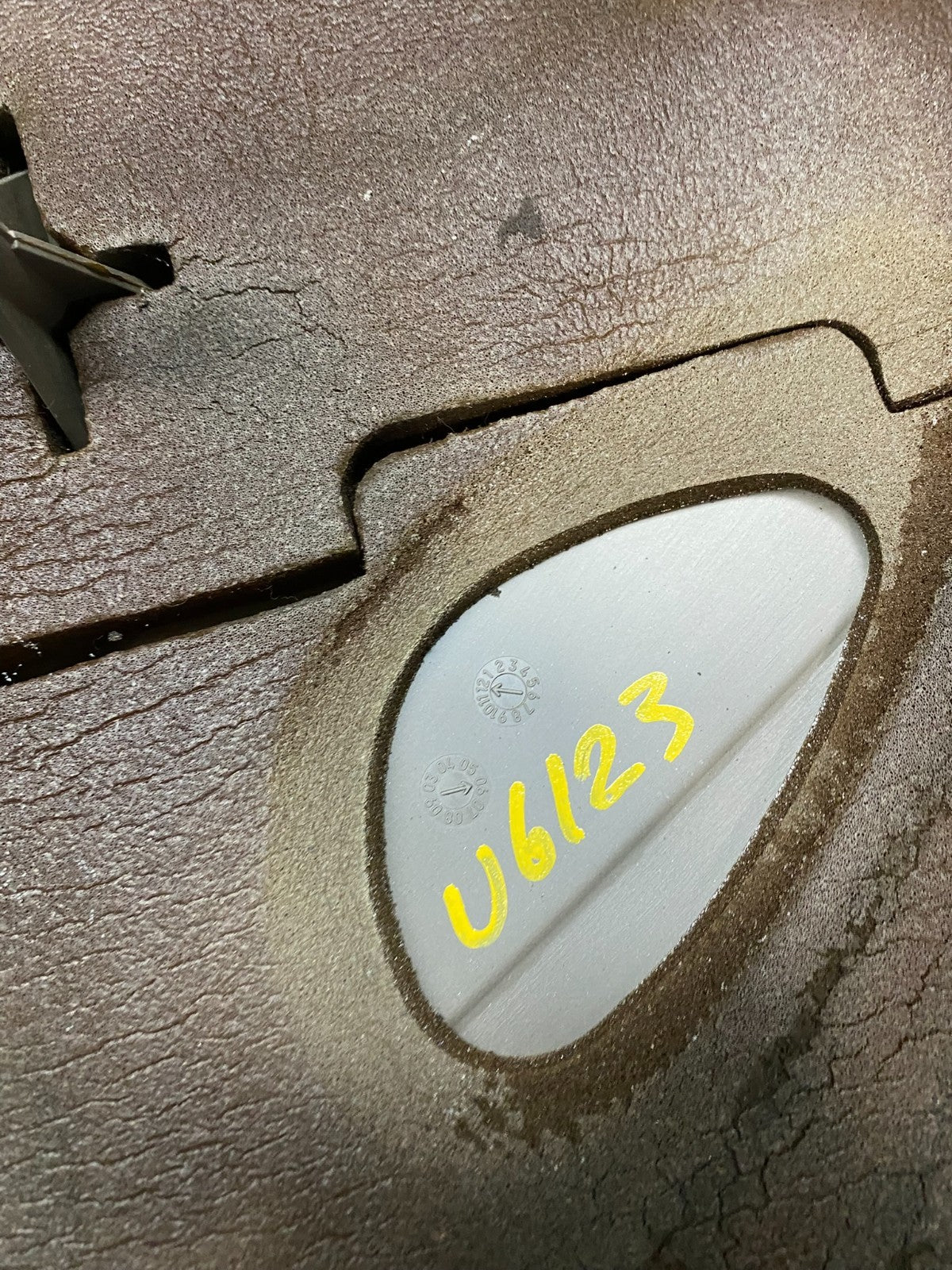2004 to 2007 Cadillac CTS 3.6L Plastic Engine Cover Shield U6123 DG9