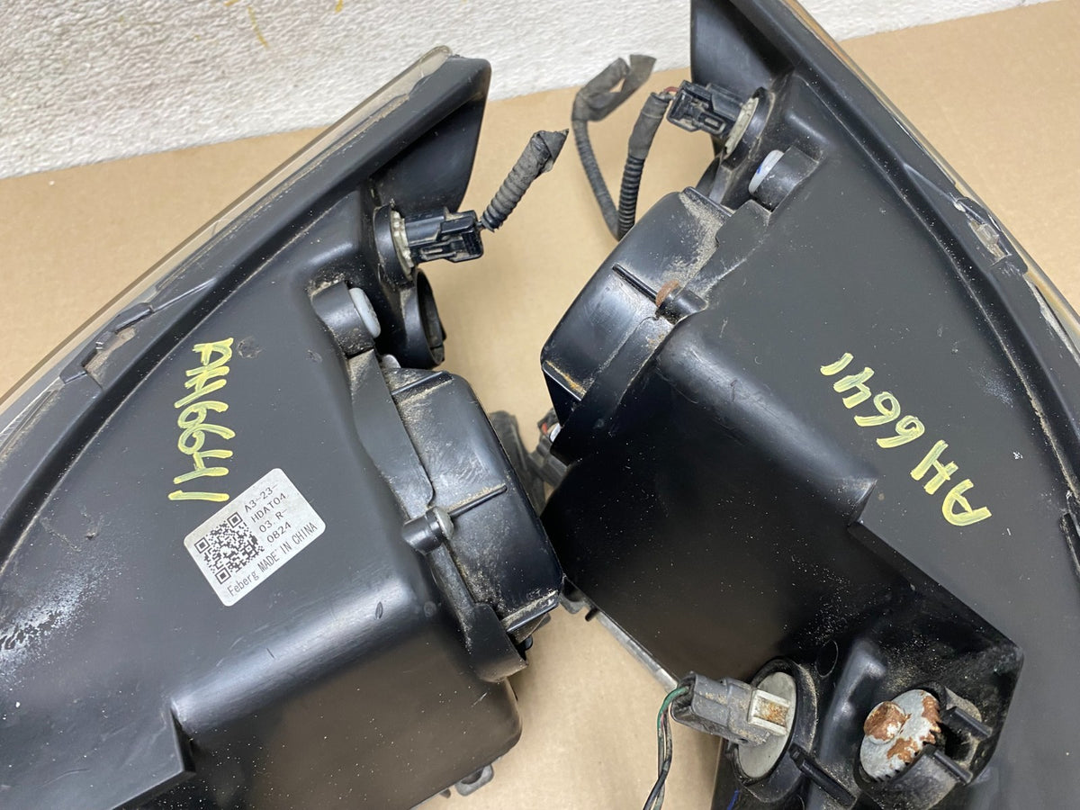 2004 to 2008 Acura TSX Left+Right Side Xenon HID Headlights AH6641 DW10