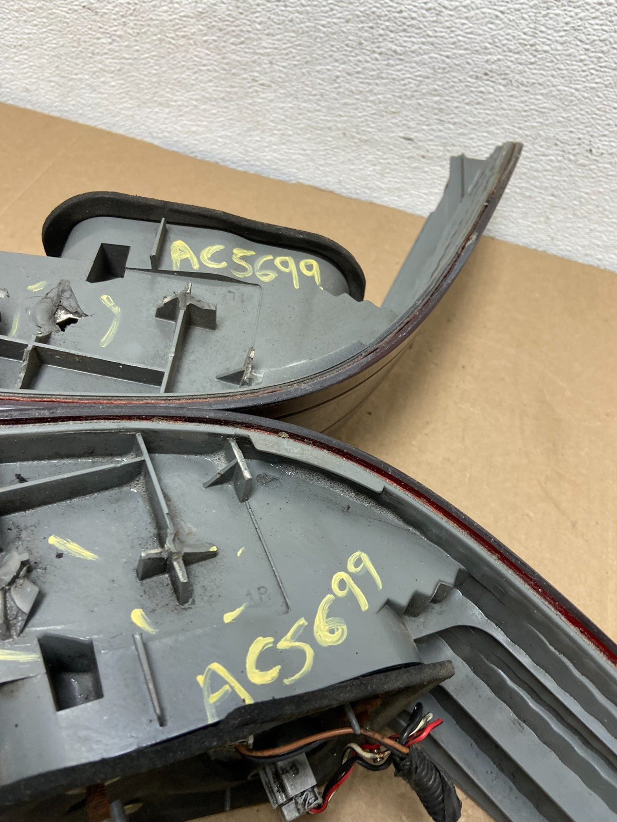 2005 Honda Accord Left+Right Side Tail Lights AC5699 DW12