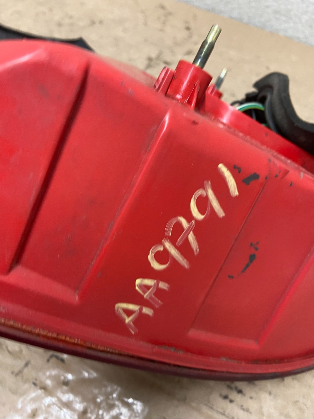 2003-2004 Infiniti G35 Left Driver Lh Side Tail Light Oem AA9791 LK6