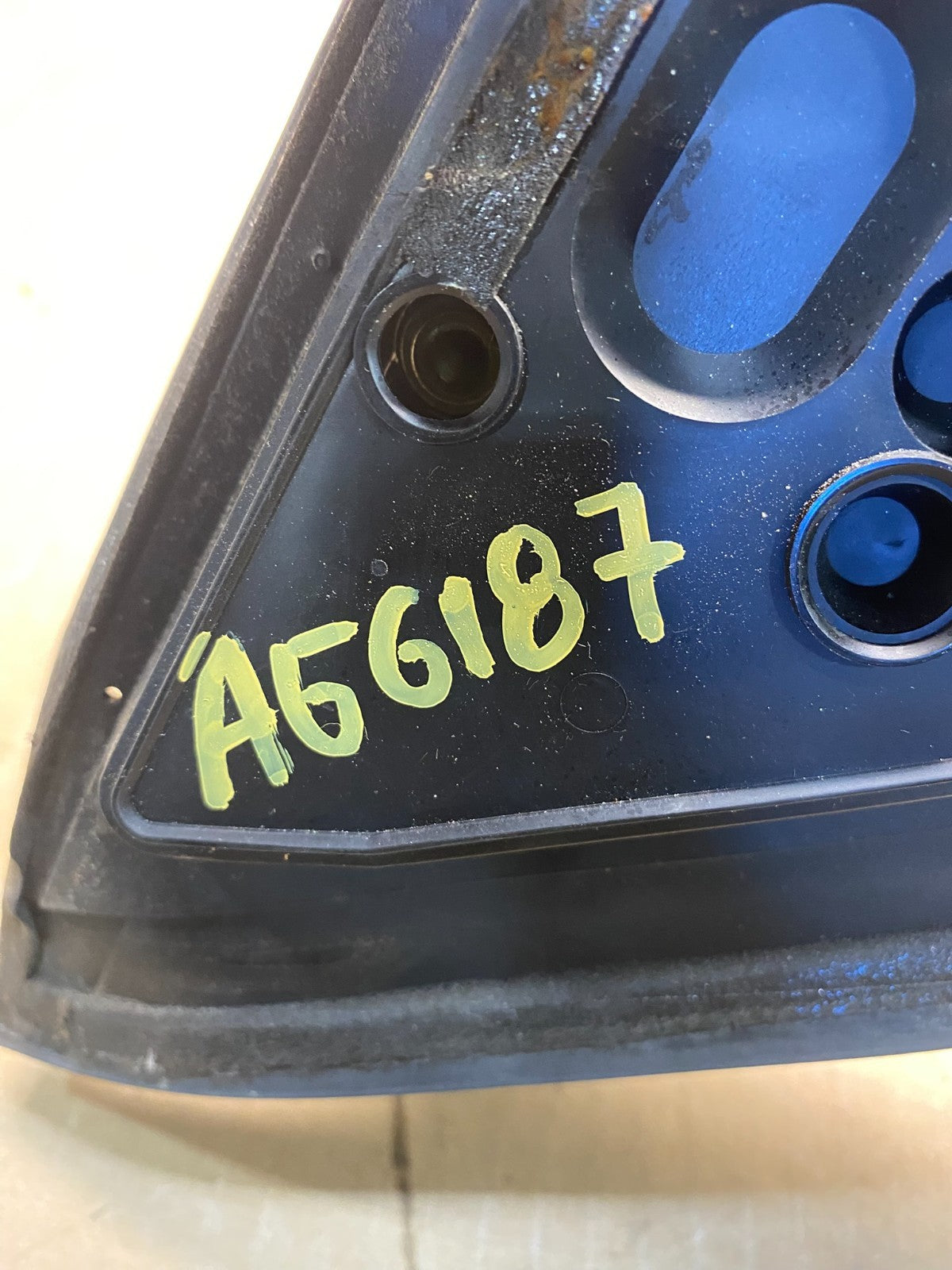 1997 to 2002 Mitsubishi Montero Left Driver Side View Door Mirror AG618710