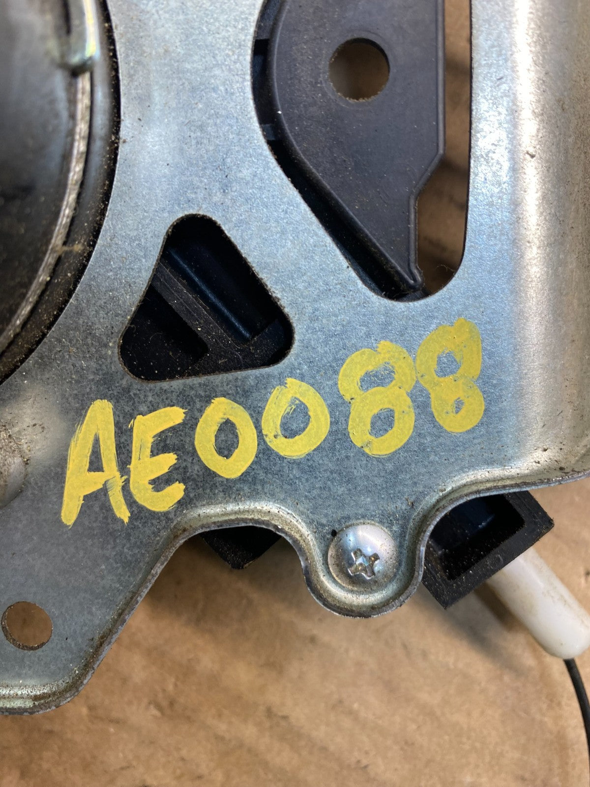 2005 - 2010 Honda Odyssey Rear Right Sliding Door Lock Actuator Motor AE0088 DG6