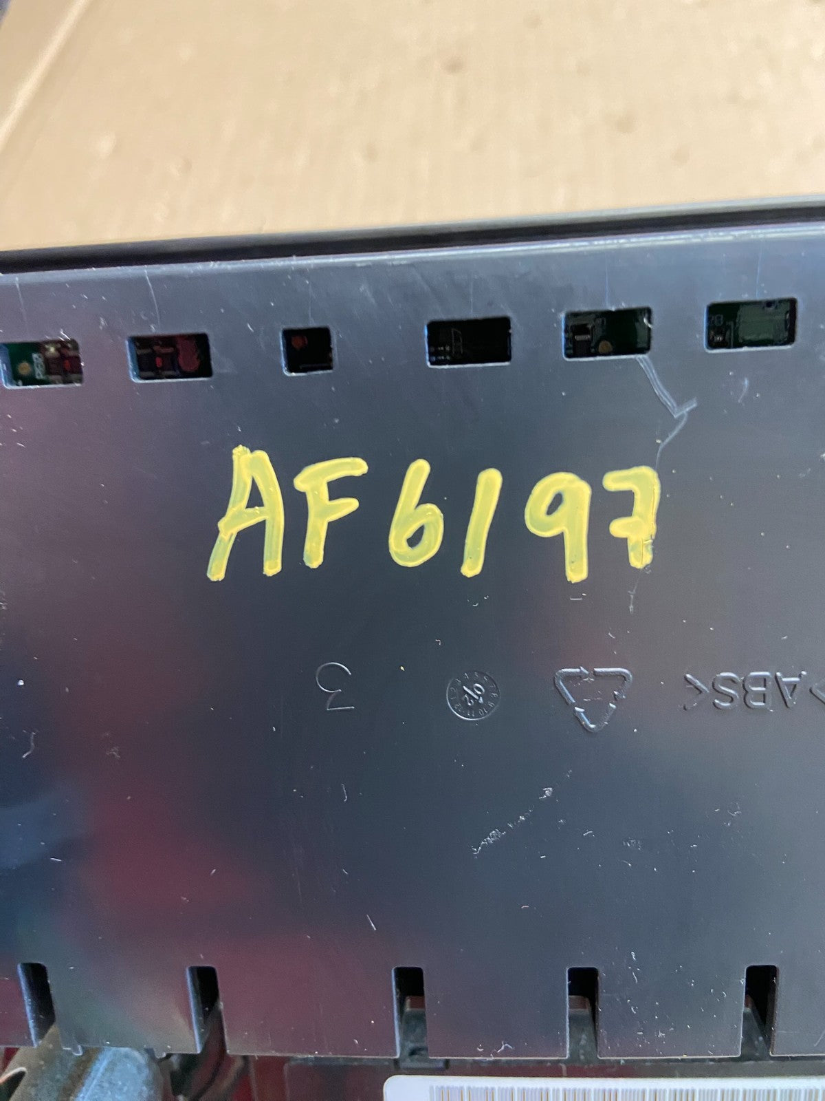 2005 to 2007 Ford Five Hundred Radio Climate Dash Bezel Surround af6197 DG6