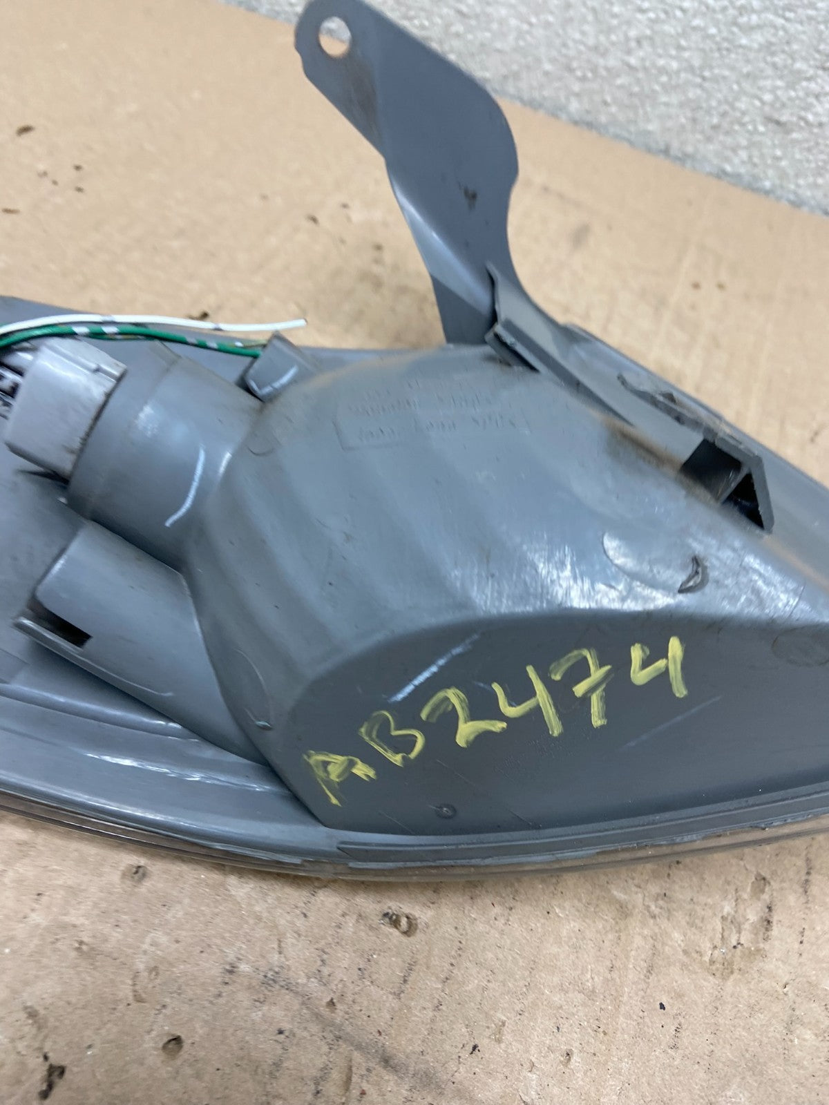 2000 - 2001 Toyota Camry Front Left Driver Lh Turn Signal AB2474 DW6