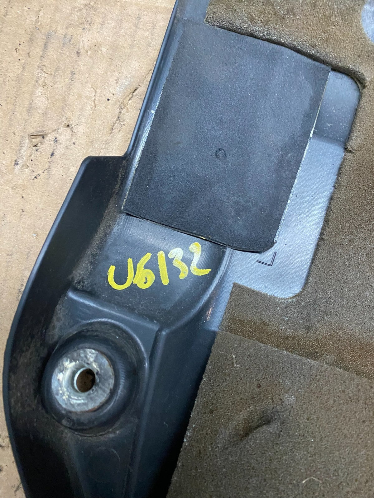 2007 to 2013 Nissan Altima 2.5 L Engine Cover U6132 DG9