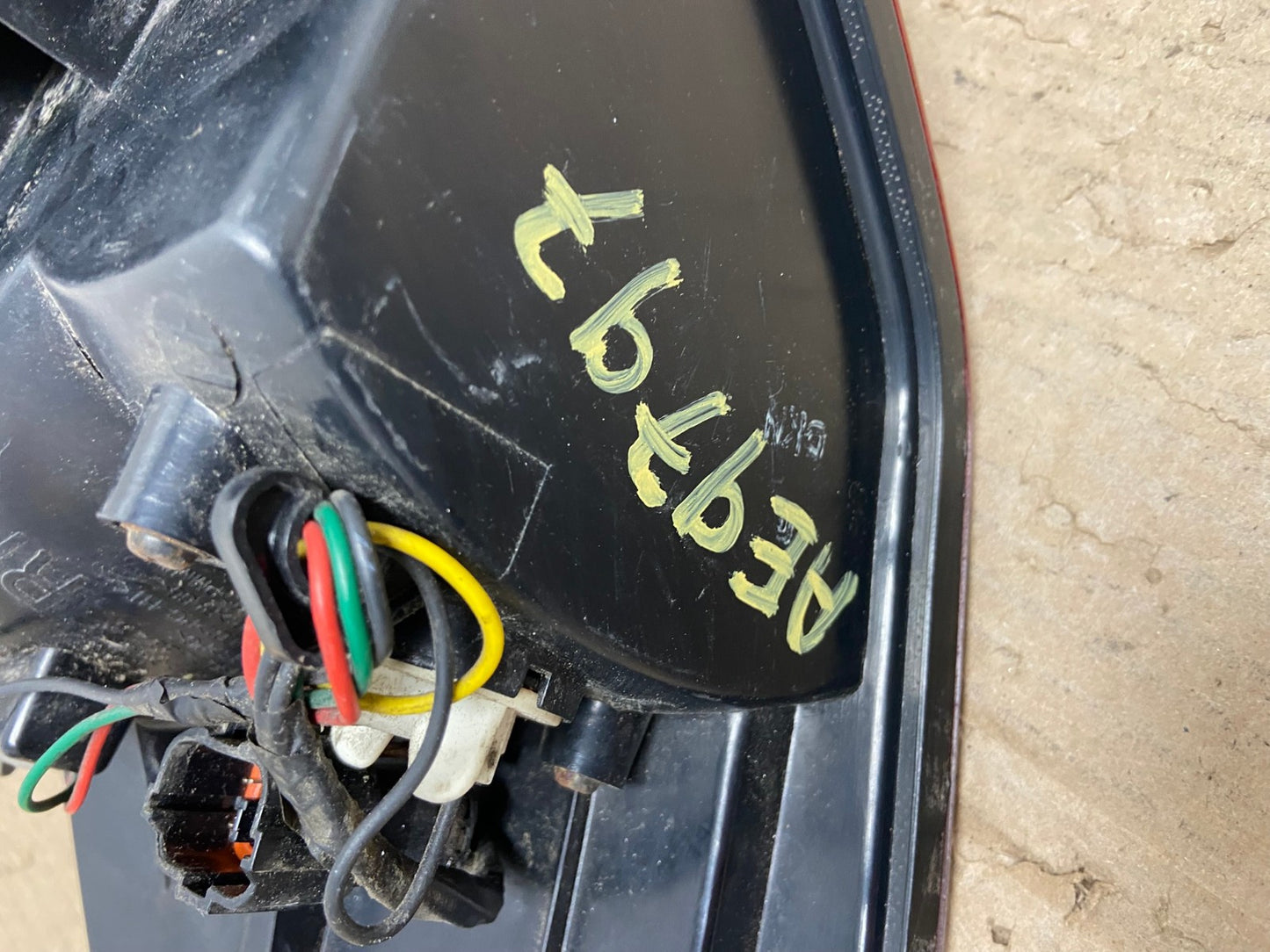 2009 2010 2011 Kia Borrego Right Passenger Side Tail Light AE9797 LK6