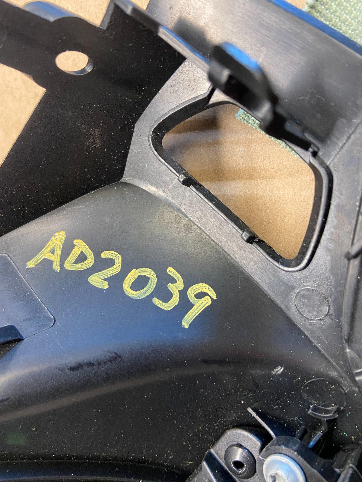 2012 to 2014 Ford Focus Radio Control Panel Trim w/ Bezel AD2039 DG6