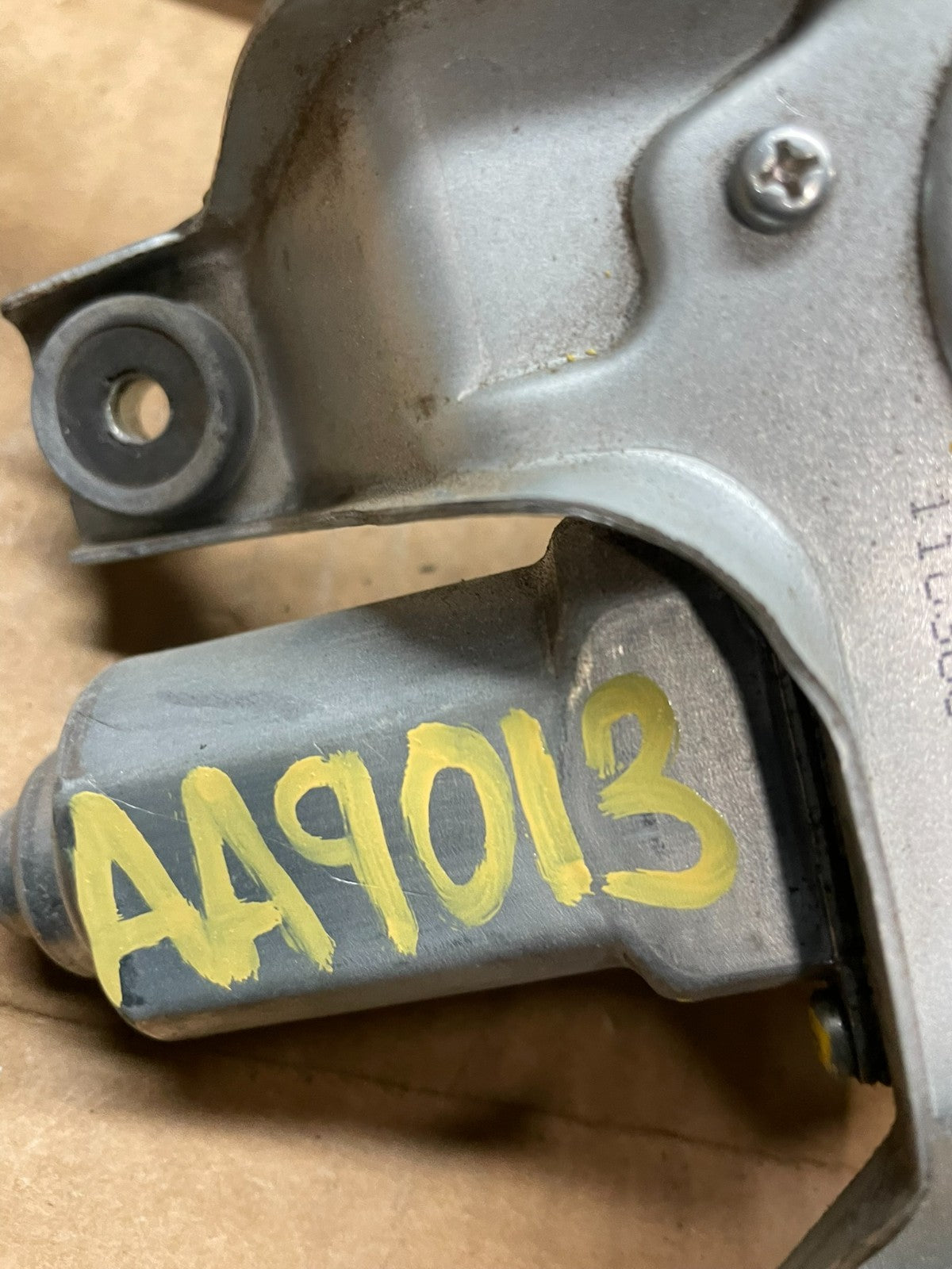 2007 - 2016 Jeep Compass Tailgate Back Door Rear Wiper Motor Wiper OEM AA9013 DG7