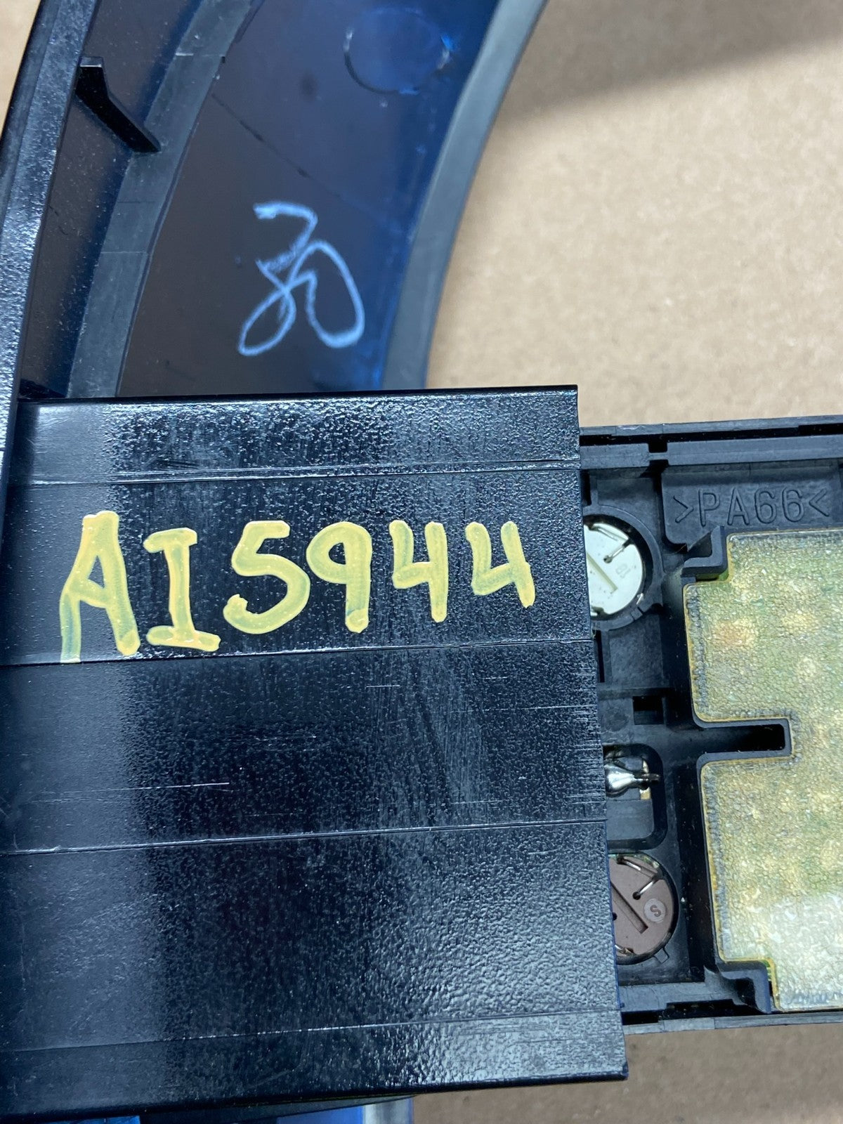 2004 to 2010 Toyota Sienna Left Side Climate Switches Bezel Trim AI5944 DG4