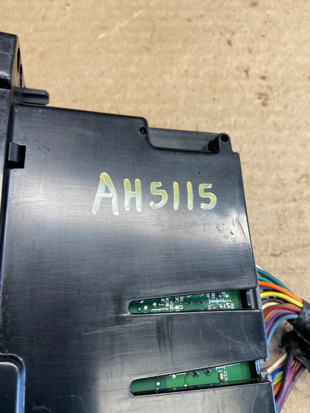 2003 to 2006 Lincoln Town Car Climate Control Panel AH5115 DW5