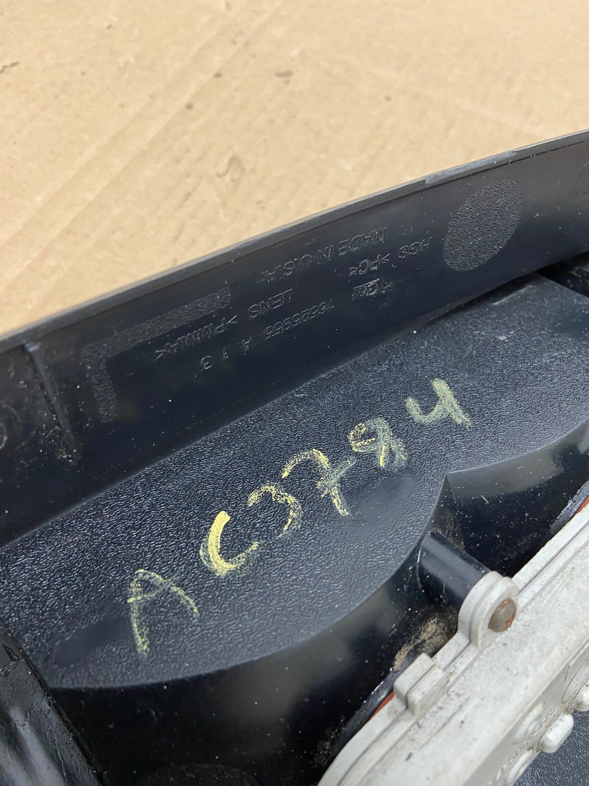 2002 to 2009 Gmc Envoy Left Driver Lh Side Tail Light OEM AC3784 LK7
