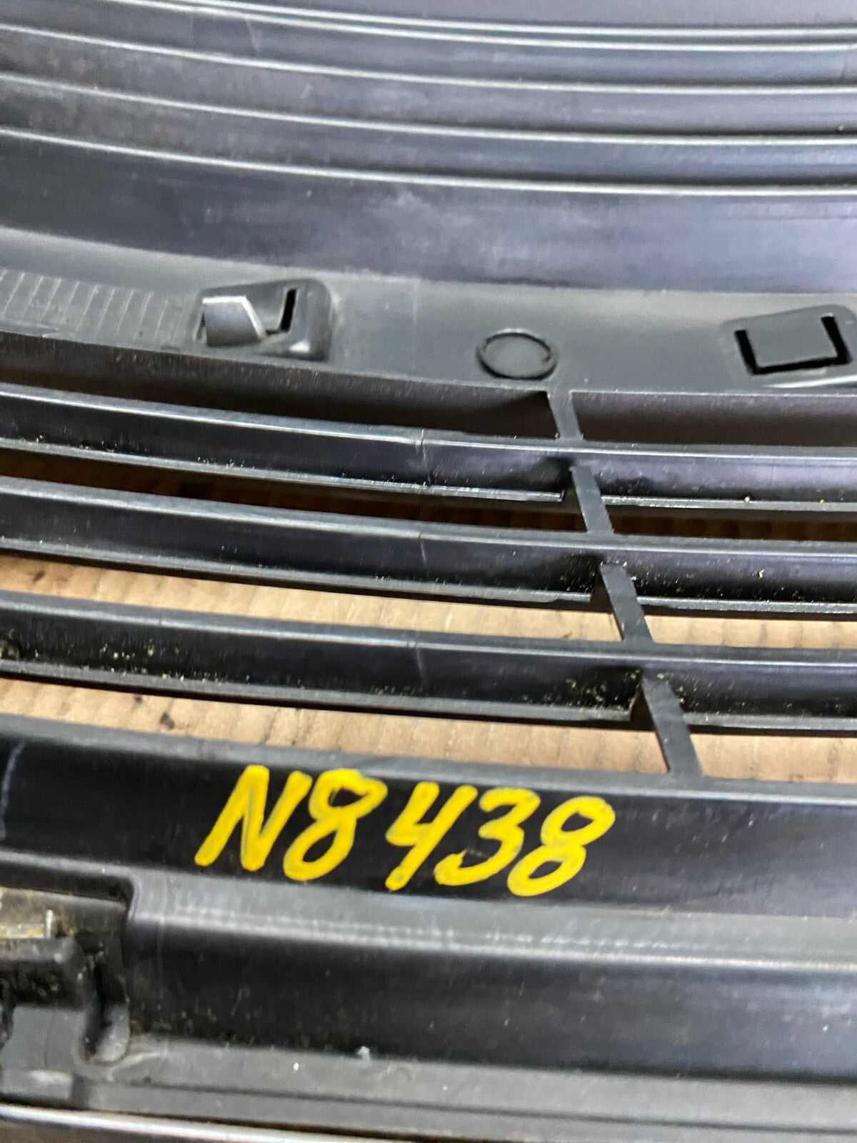 2009 to 2010 Dodge Journey Front Upper Grill Grille N8438 DG7
