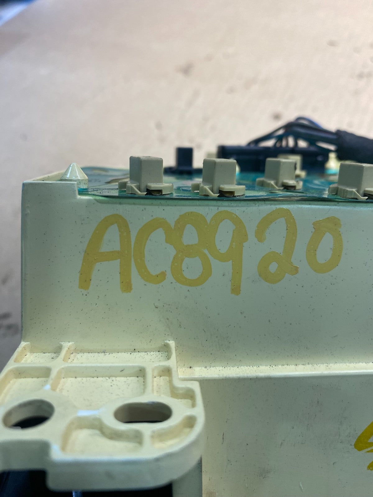 1997 - 1998 Ford F150 F-150 Speedometer Cluster Gauge AC8920 DG7