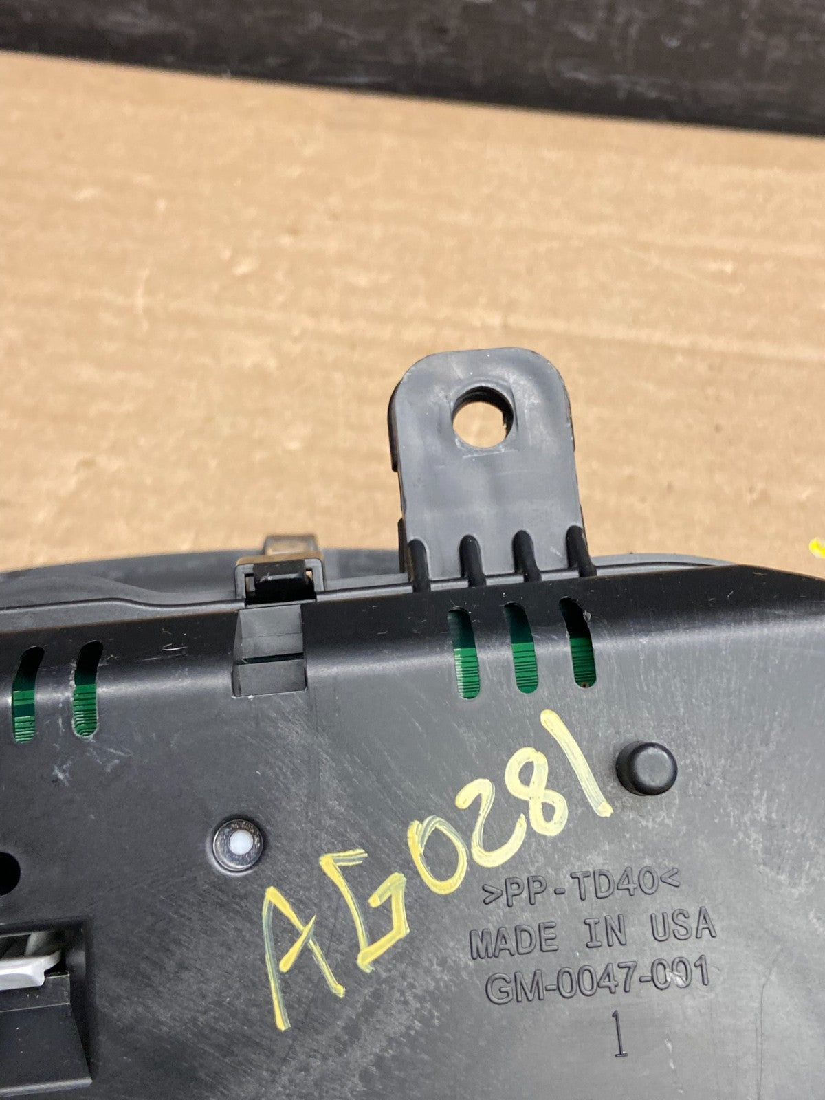 2017 to 2018 Chevrolet Malibu Cluster Gauge Speedometer AG0281 DG7