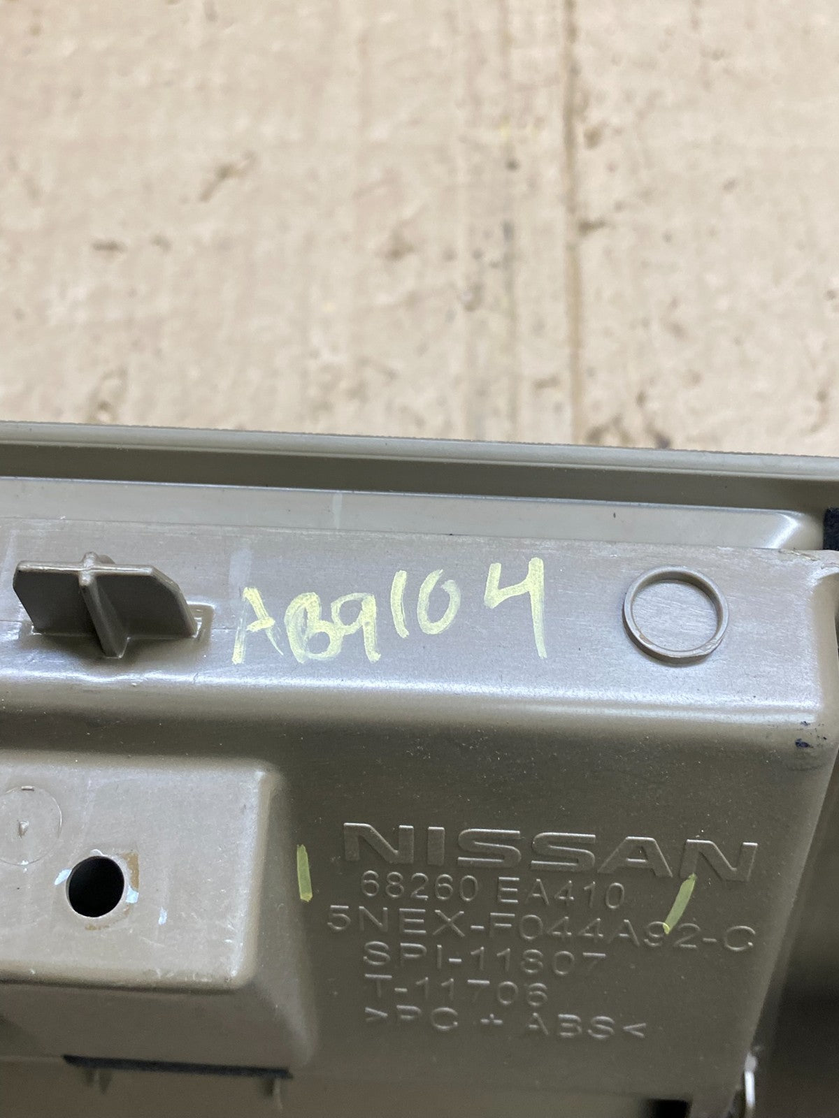 2005-2008 Nissan Pathfinder Radio A/C Heat Temperature Climate Control AB9104 DG8