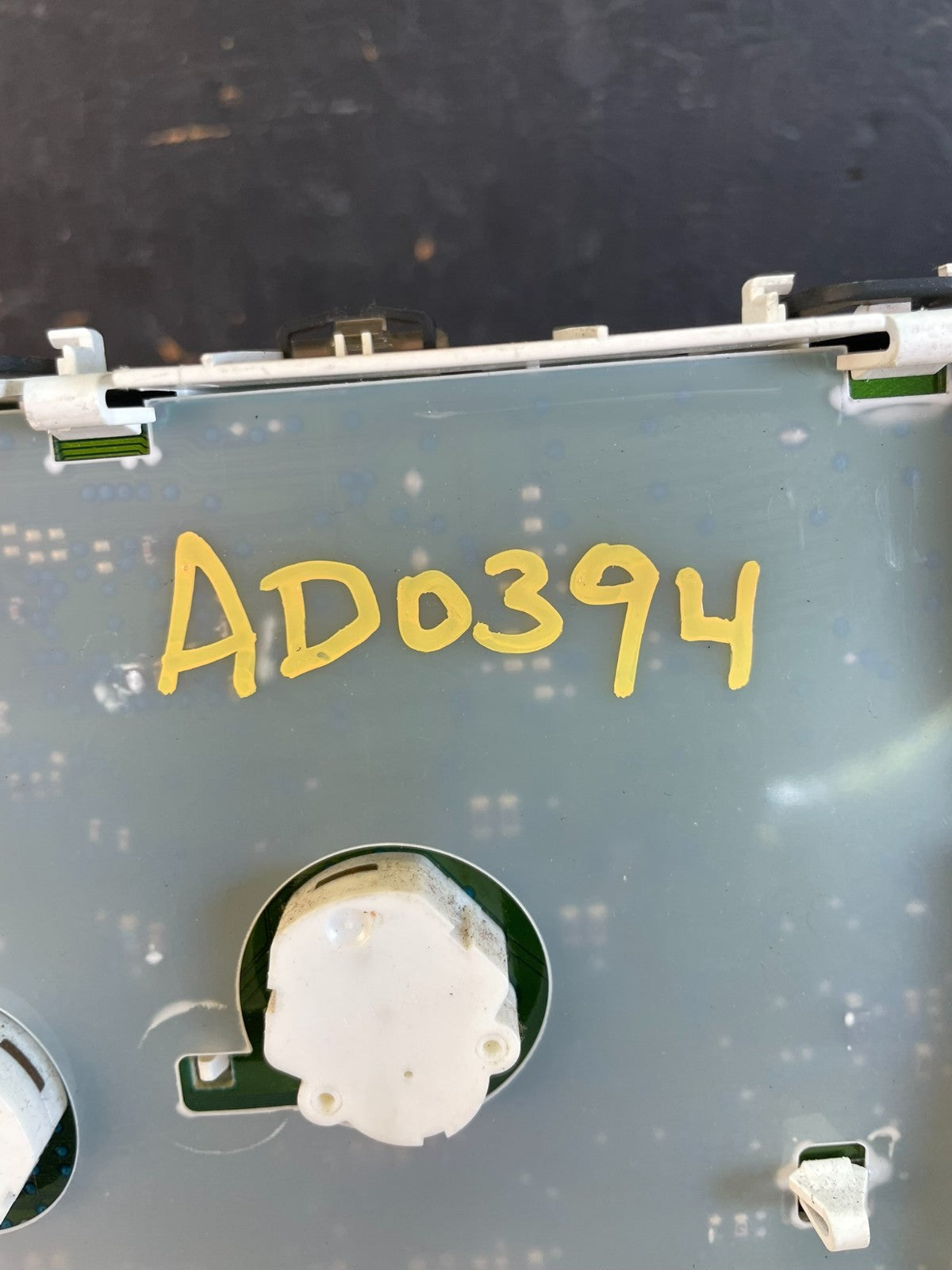 2009 to 2011 Mercury Grand Marquis Speedometer Cluster Gauge ad0394 DG8