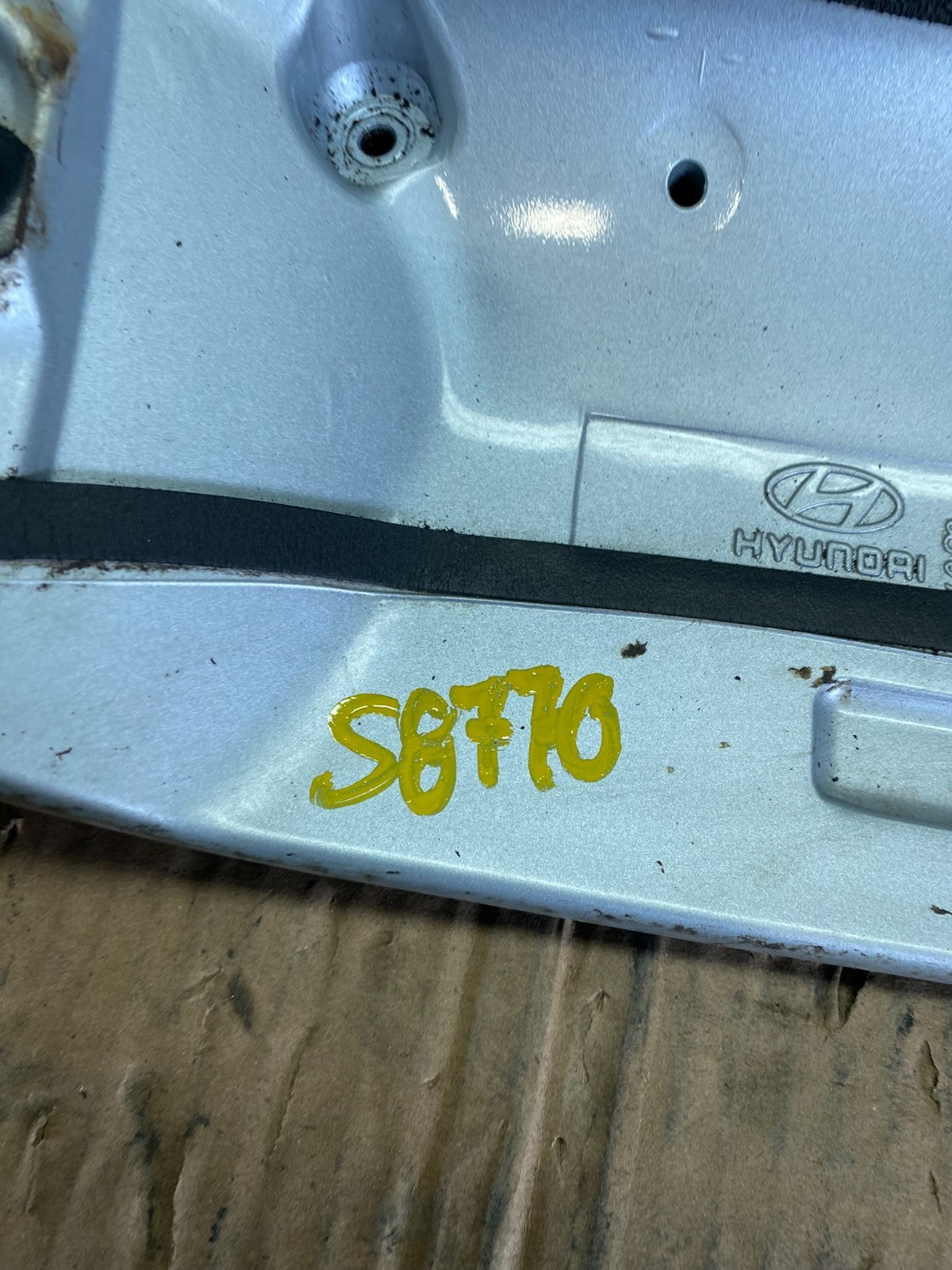 2005 to 2011 Hyundai Accent Trunk Lid Hatch 3rd Brake Light Spoiler S8770 DG12