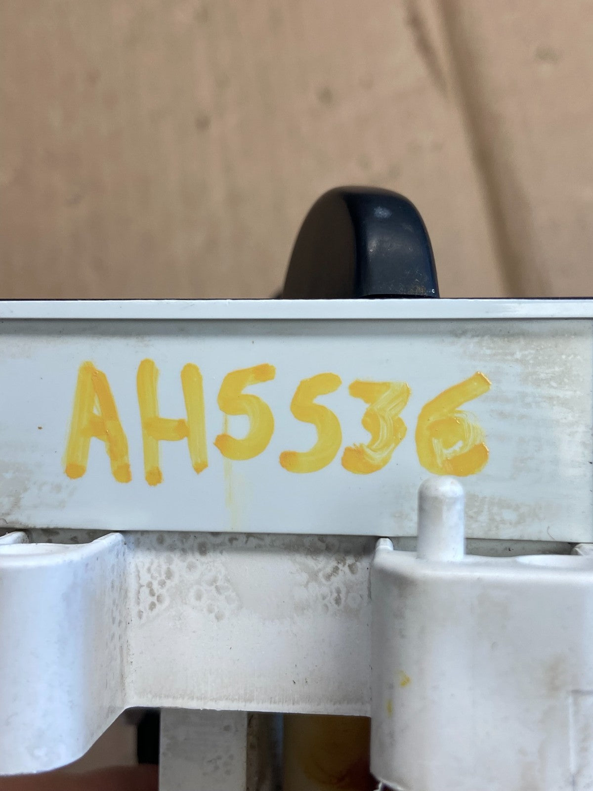 2001 to 2004 Nissan Xterra Frontier Temperature Climate Control A/C AH5536 DW5