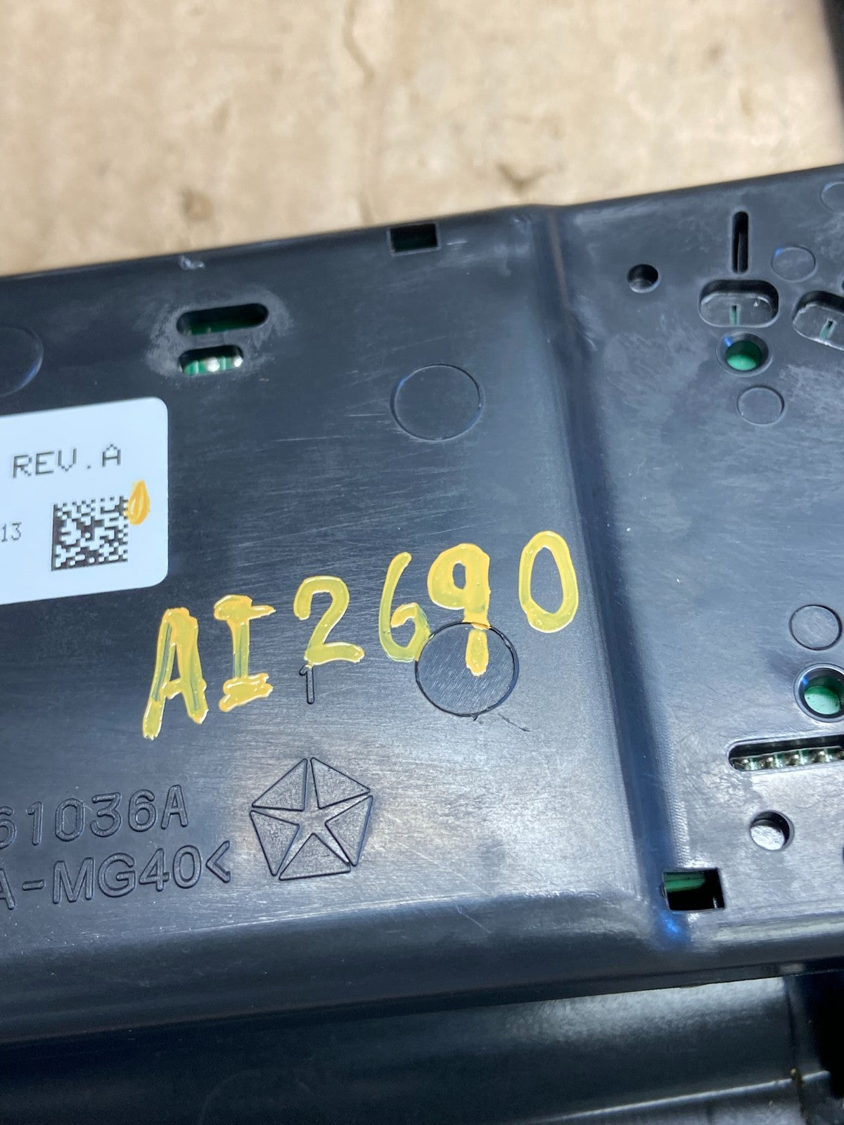 2011 to 2017 Jeep Compass Dash Climate Temperature Control Radio Bezel AI2690 DG5