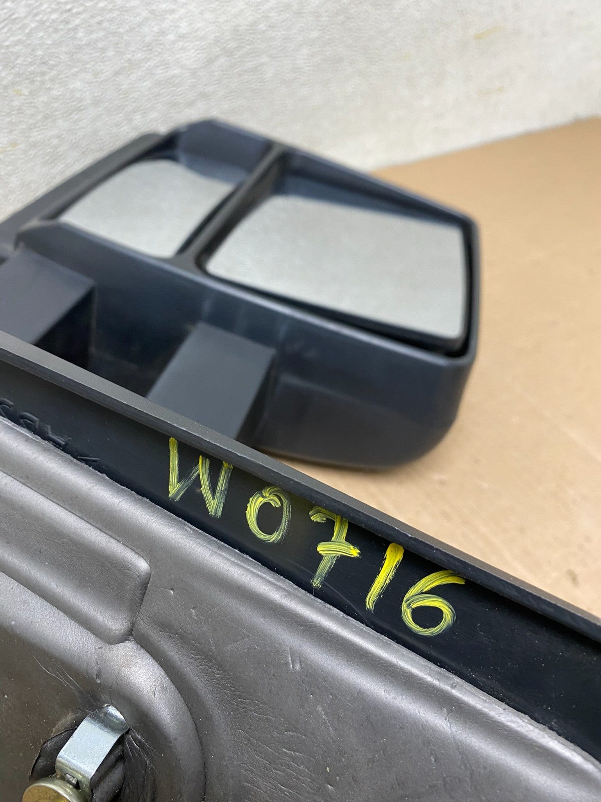 2004 to 2008 Ford F150 left driver side Mirror Extendable Dual Arm W0716 MS9