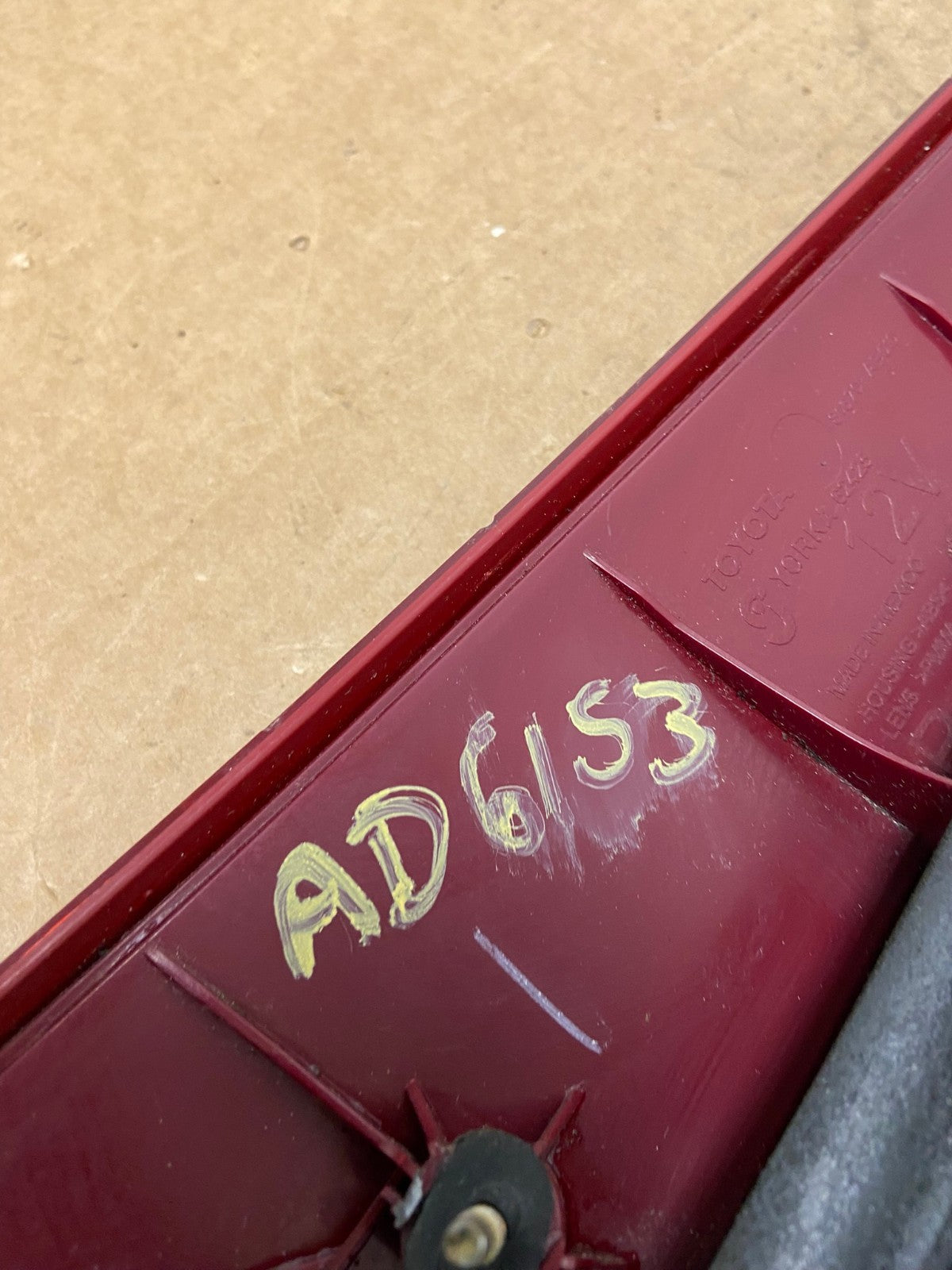 2004-2005 Toyota Sienna Right Passenger RH Side Inner Tail Light AD6153 LK6