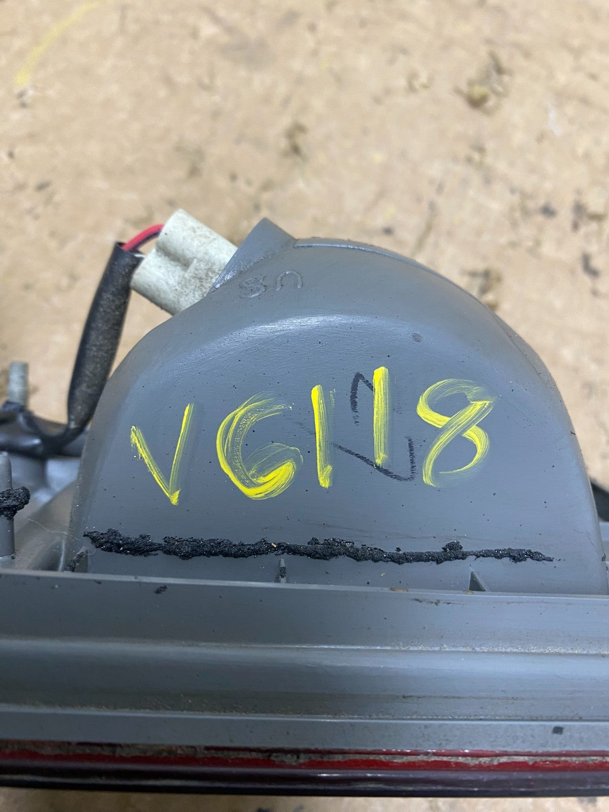 1997 1998 1999 Toyota Camry Tail Light Inner Left Driver LH Inner Oem V6118 DW6