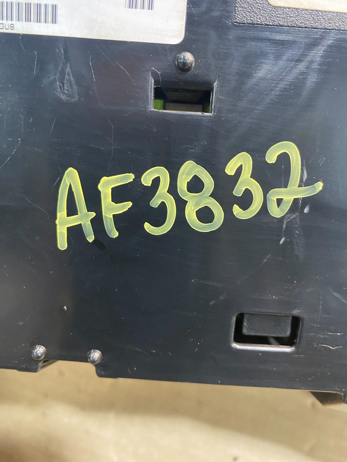 2003 to 2006 Cadillac Escalade Instrument Speedometer Cluster Gauge AF3832 DW6