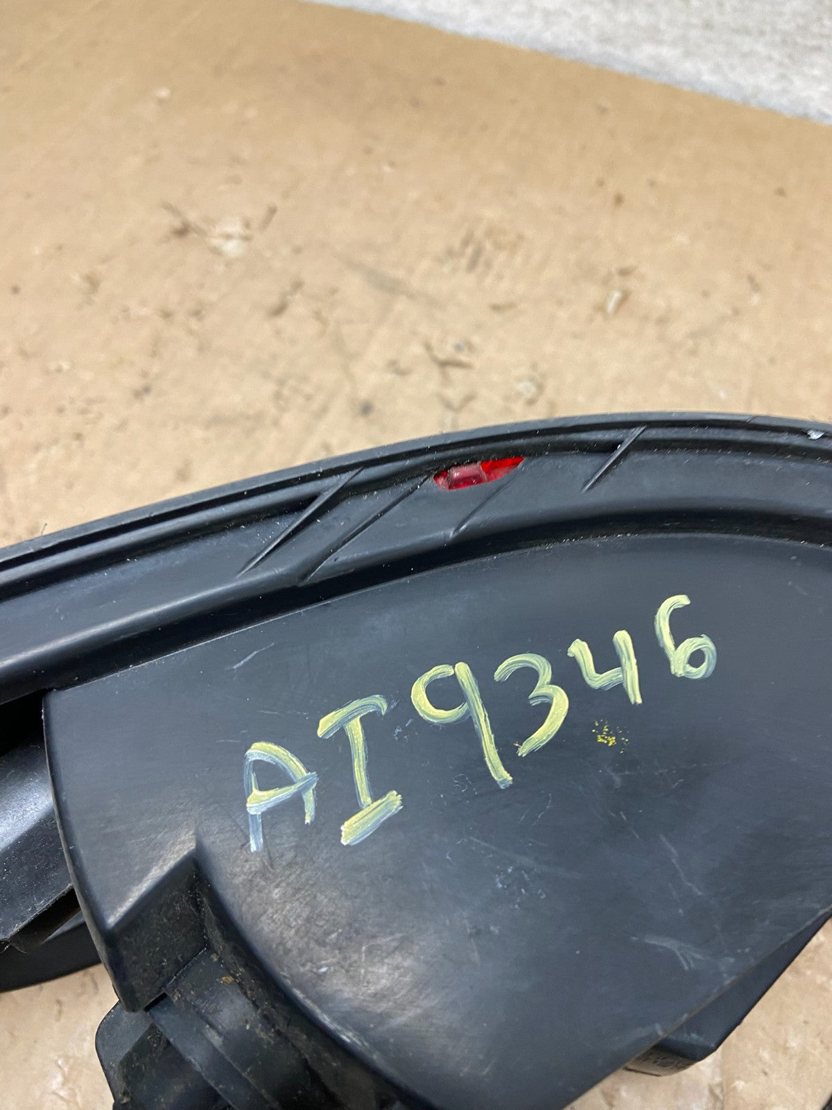 1998 1999 2000 Toyota Sienna Left Driver Tail light AI9346 LK8