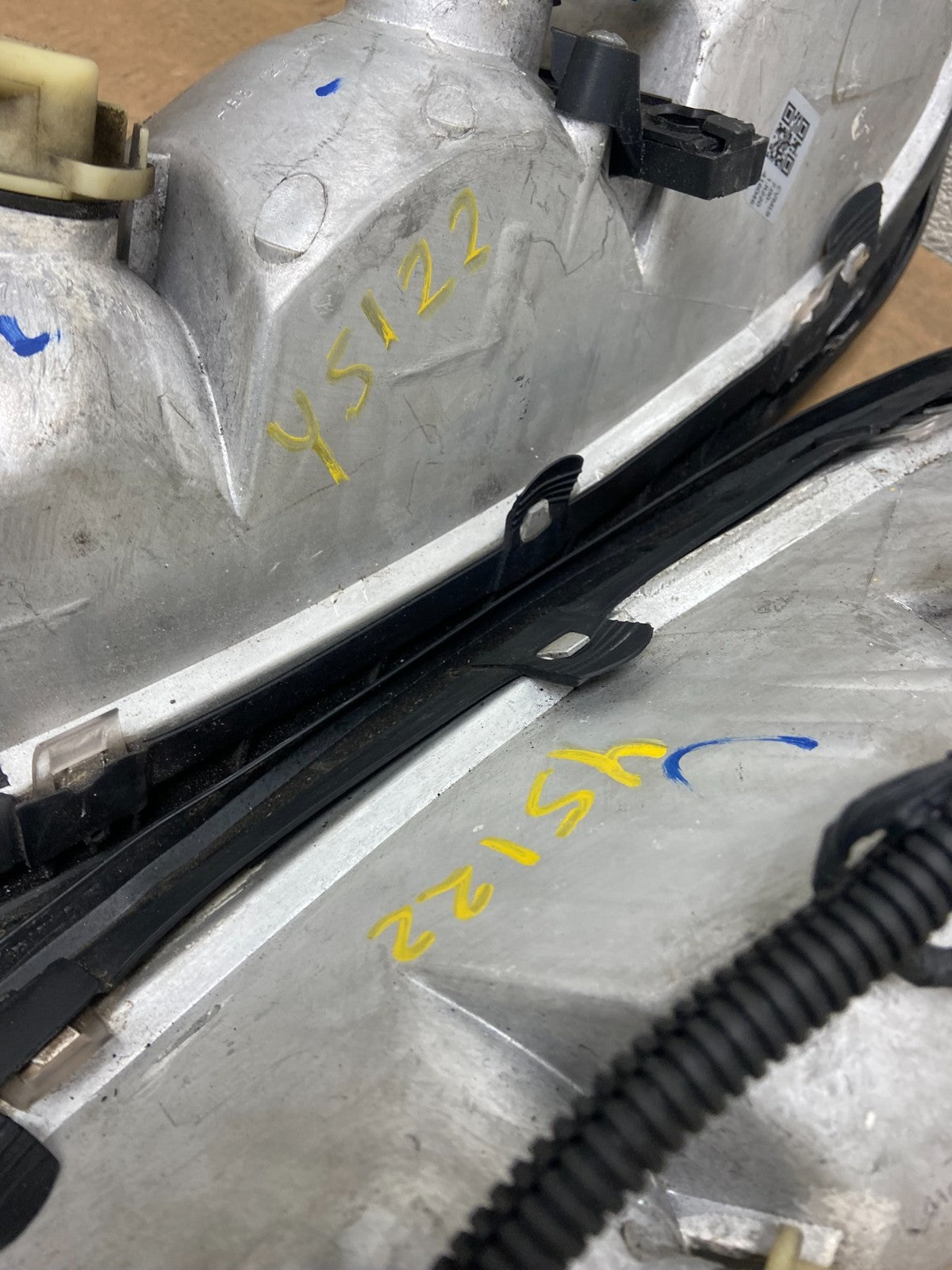 1997 to 2003 Chevrolet Malibu Left+Right Side Headlights OEM Y5122 DW11