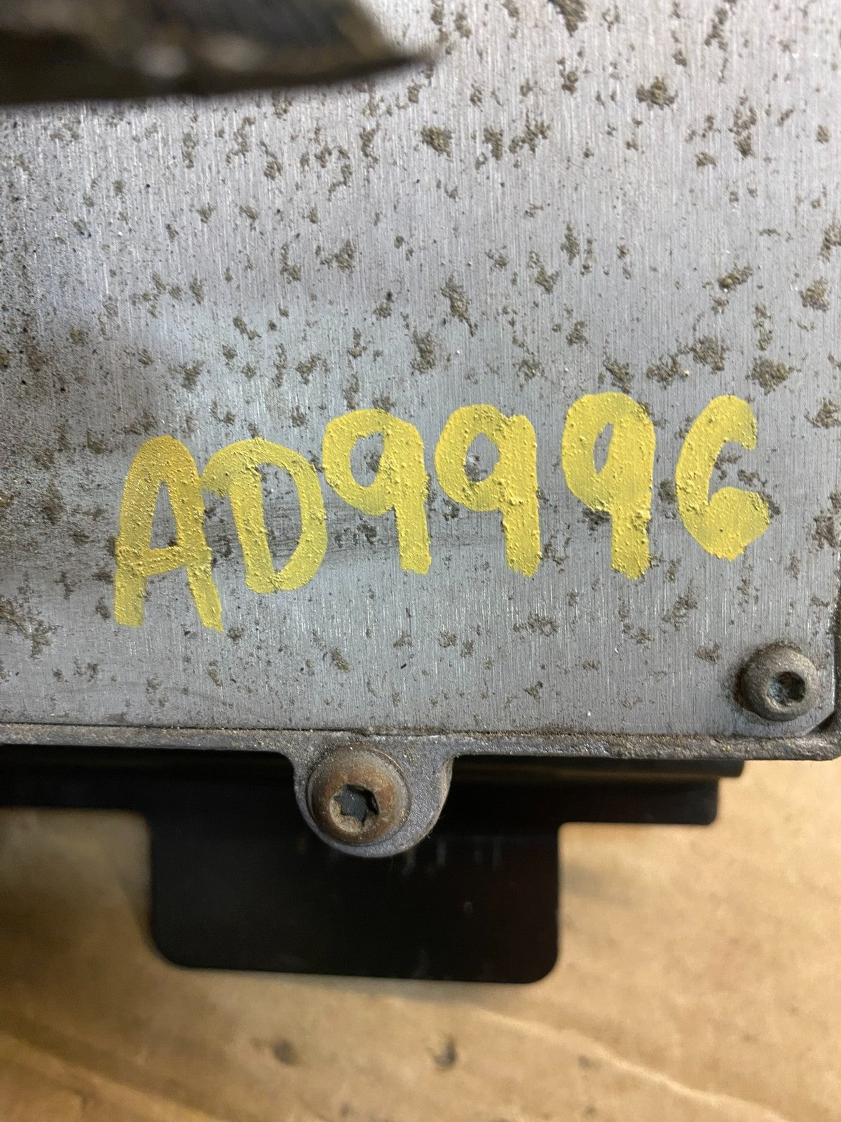 2003 Jeep Liberty 3.7L Engine ECU Computer Module p56044195af AD9996 DG3