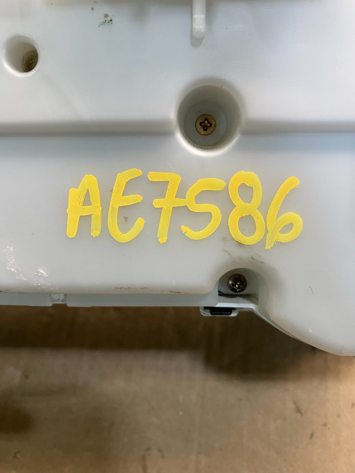 2004 to 2005 Toyota RAV4 Speedometer Cluster AE75866