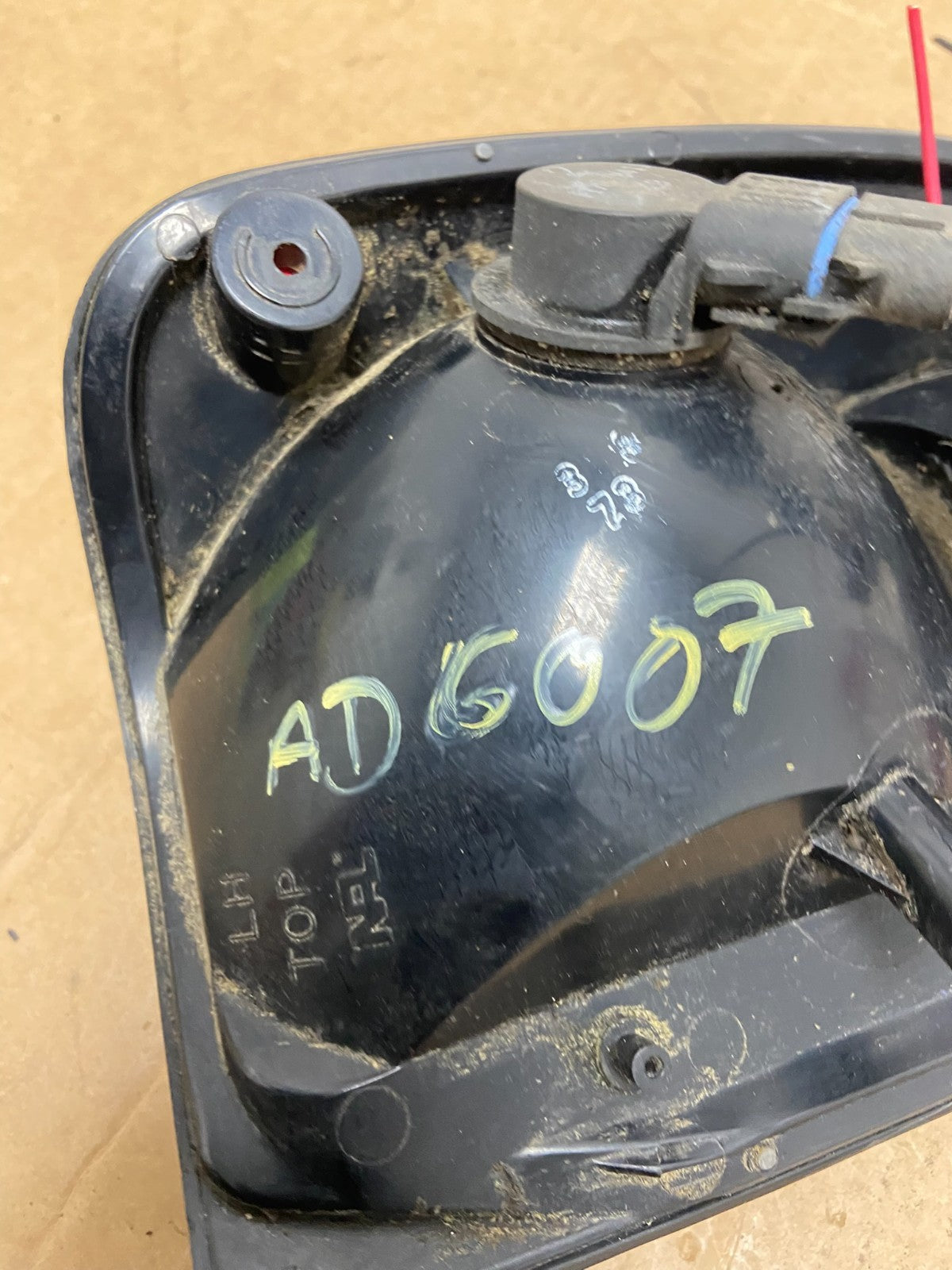 1994 2000 Mazda B3000 Left Driver Side Tail Light ad6007 DG7