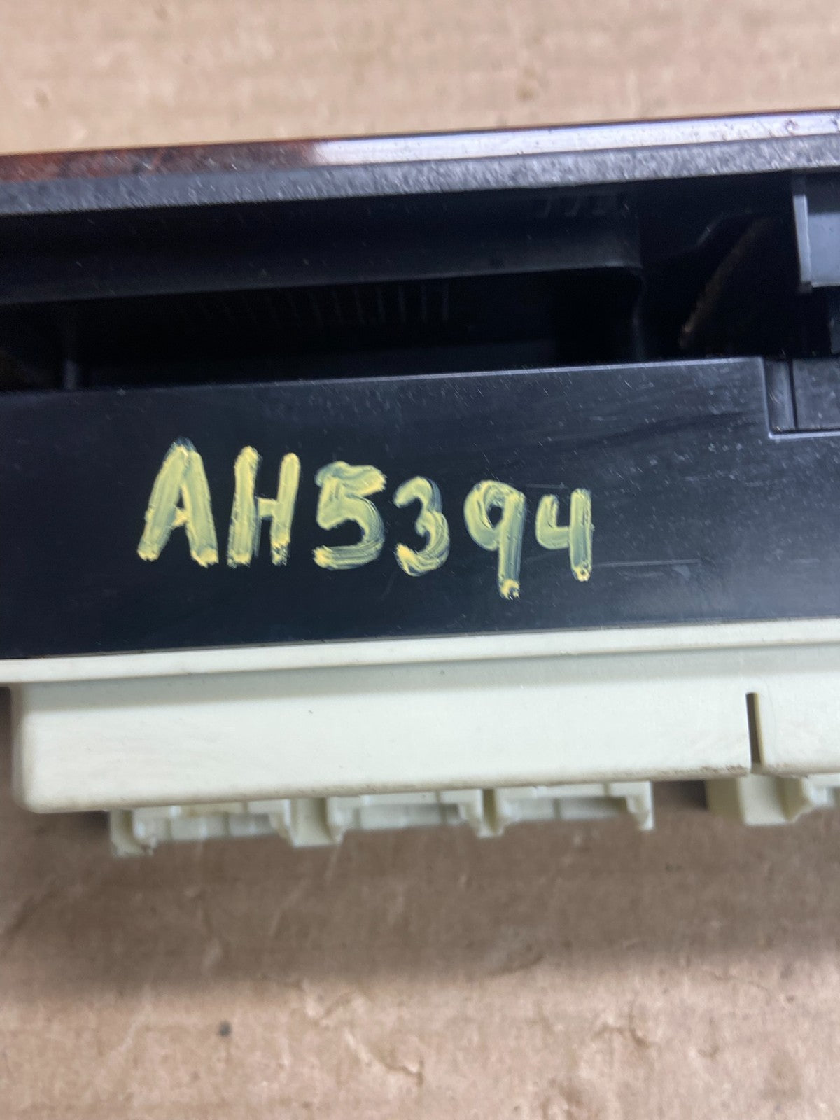 2007-2014 Tahoe Yukon Suburban Escalade Passenger Window Switch Control AH53945
