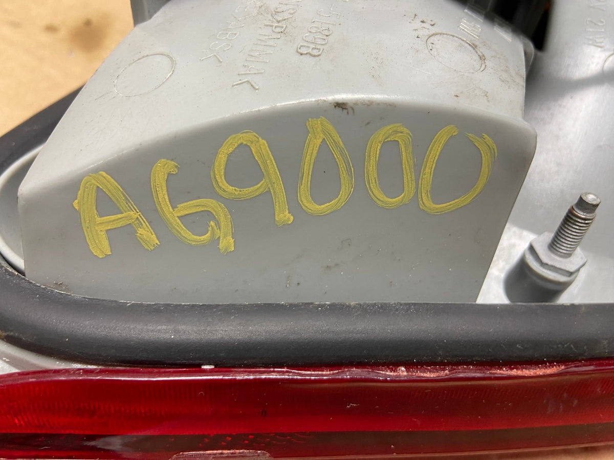 1996 - 1999 Mercedes-Benz E W210 E320 Right Passenger Tail Light AG9000 LK6