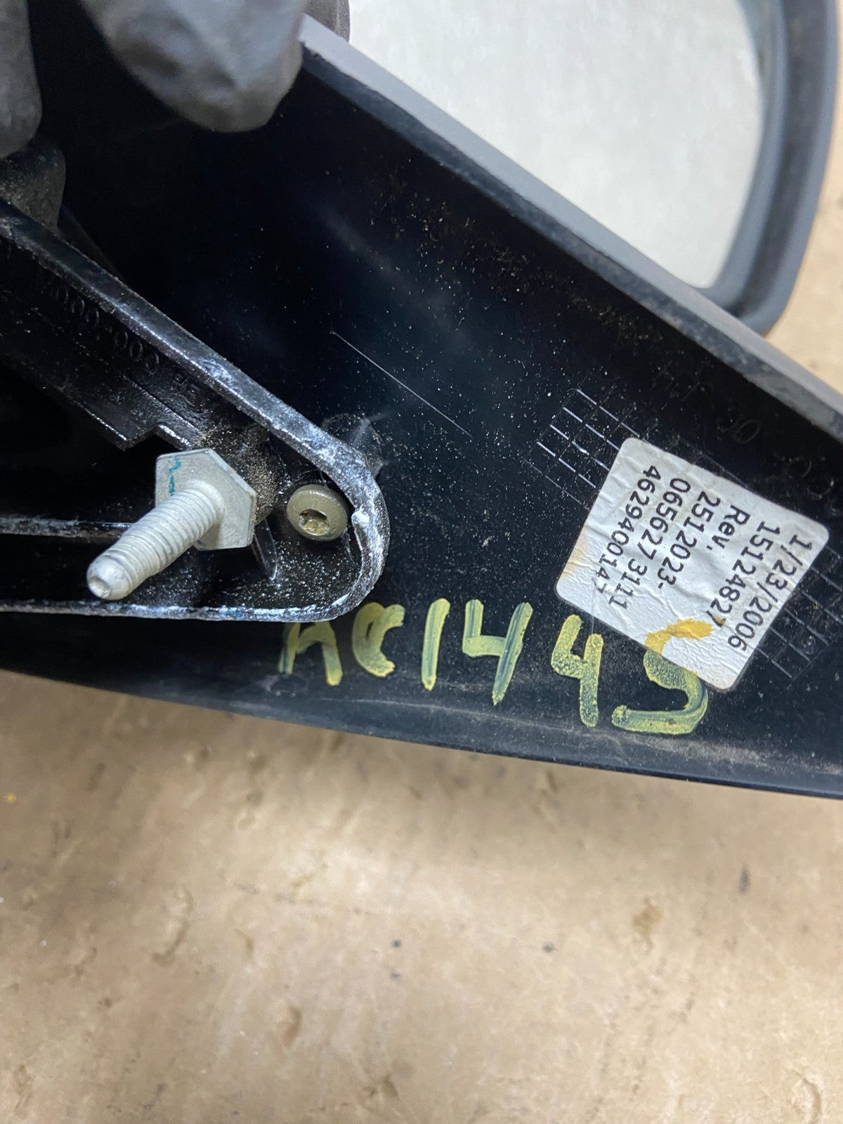 1999 to 2006 GMC Sierra Left Driver LH View Door Mirror Turn Sgn OEM AC1445 DW7