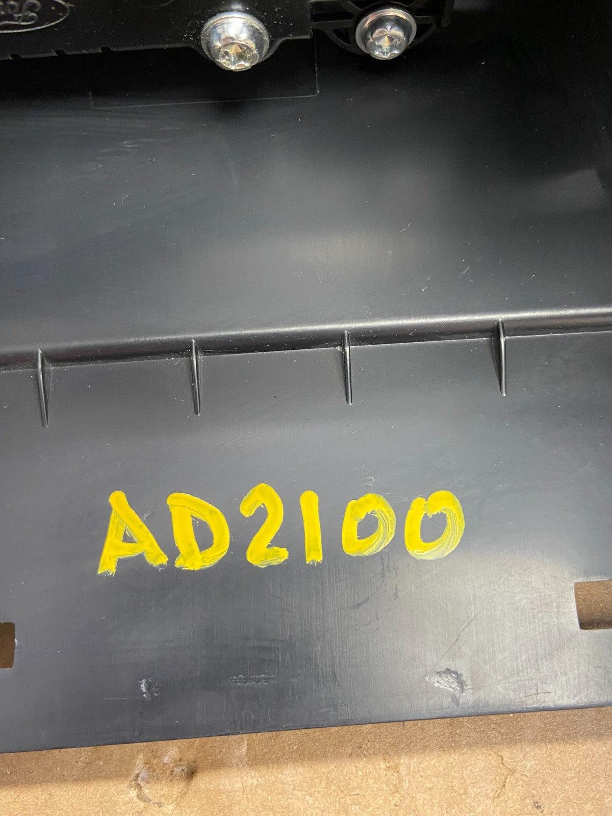 2020 to 2023 Ford Explorer Console Radio Display Screen Air Vents AD2100 DG6