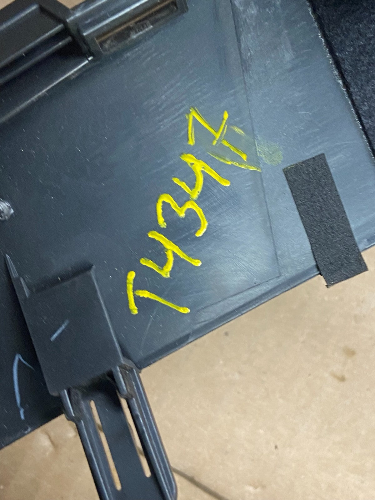 2012 2013 2014 Toyota Prius V Center Dash A/C Air Vents With Trim t4347 DG6
