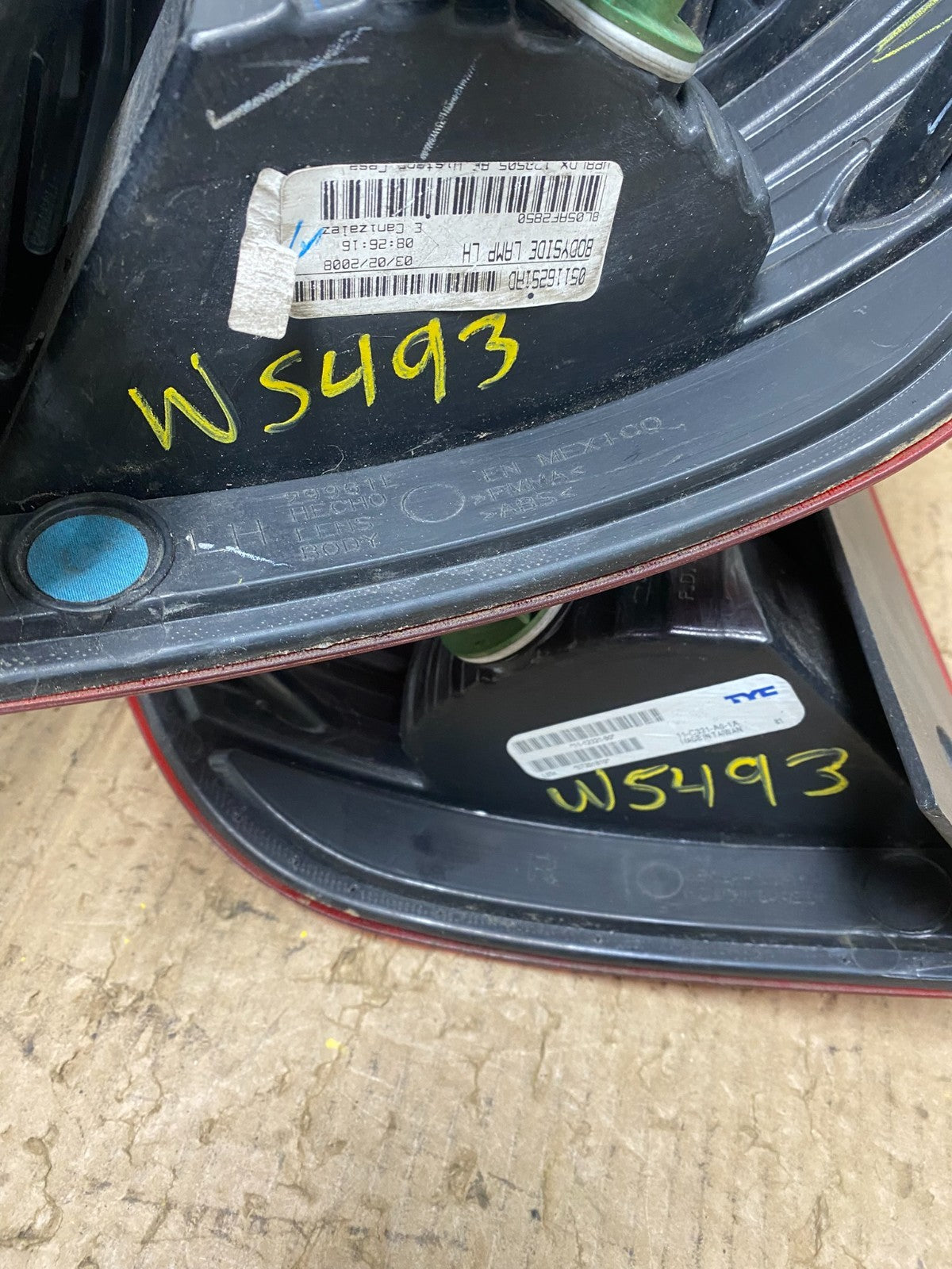 2009 2010 2011 Dodge Journey Left+Right Tail Lights Oem W5493 DW12