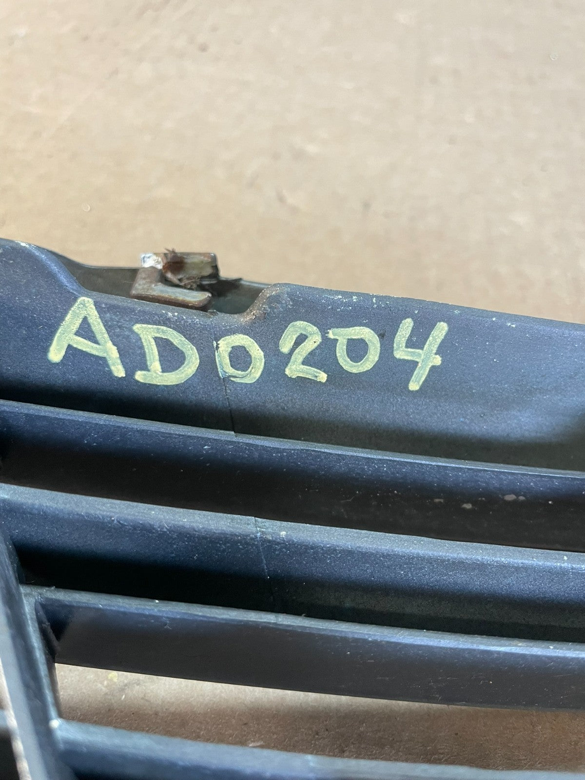 2005 to 2006 Toyota Camry Front Upper Grill Grille AD0204 DG5