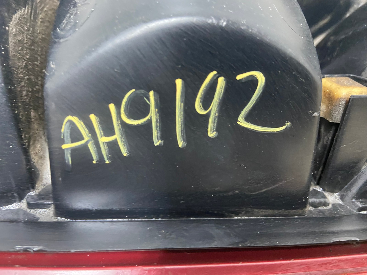 1999-2002 Chevrolet Silverado 1500 Right Passenger Side Tail Light AH9192 LK5