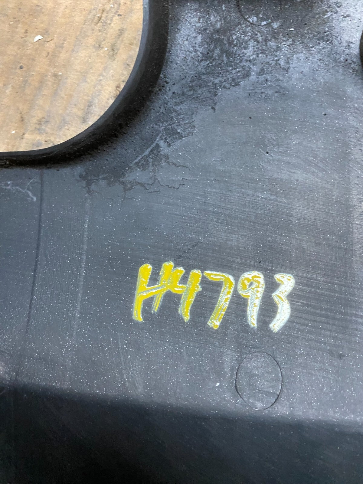 2001 to 2004 Infiniti QX4 Engine Cover Ornament H4793 DG19